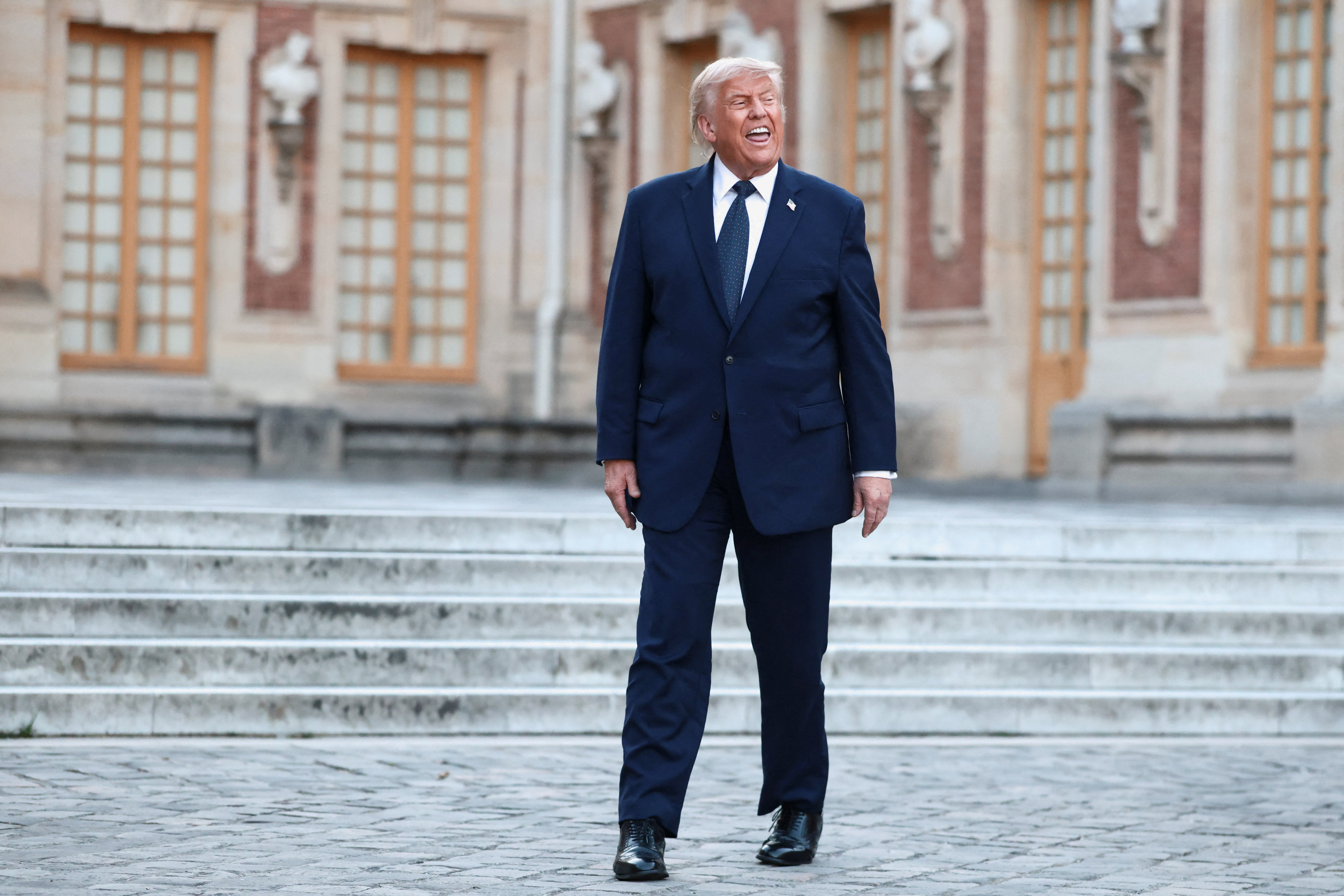 image Trump threatens renewed bombing as US and Iran sign interim peace agreement
