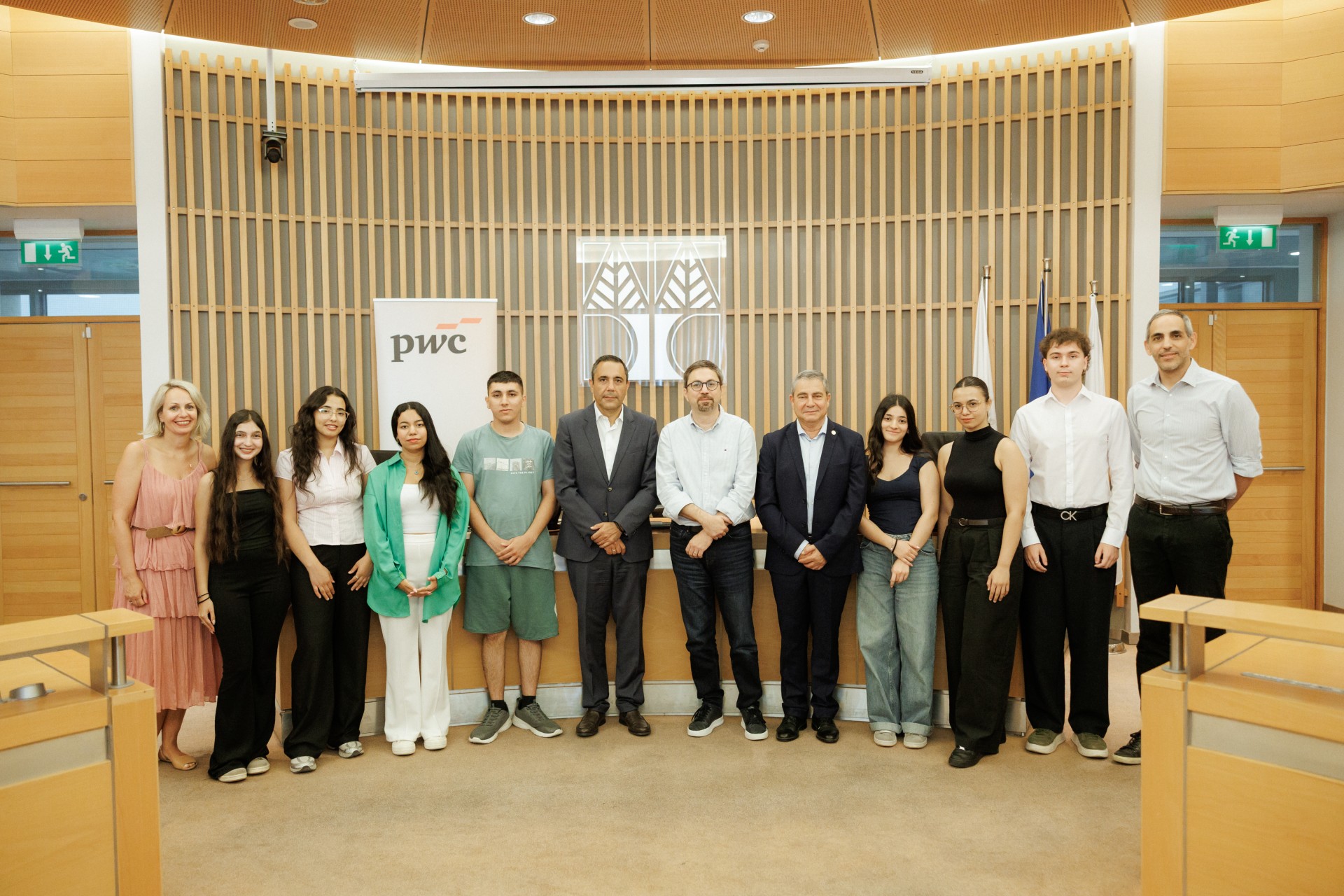 cover PwC Foundation grants 14 scholarships to first-year students 