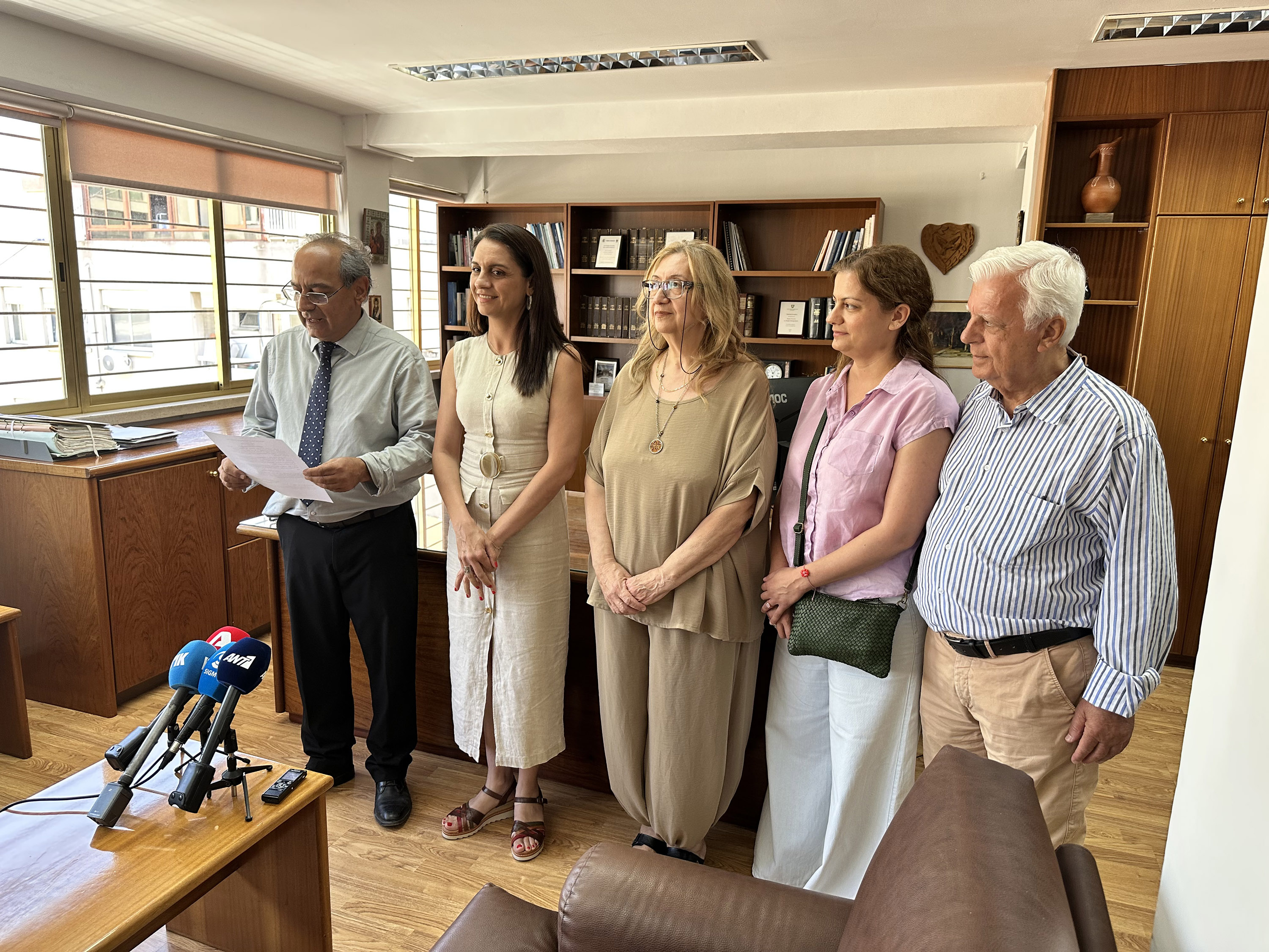 cover Hadjiandreou sworn in as Aglandjia deputy mayor