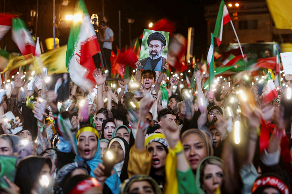 cover Trump bristles over memorandum text that appears to favour Iran