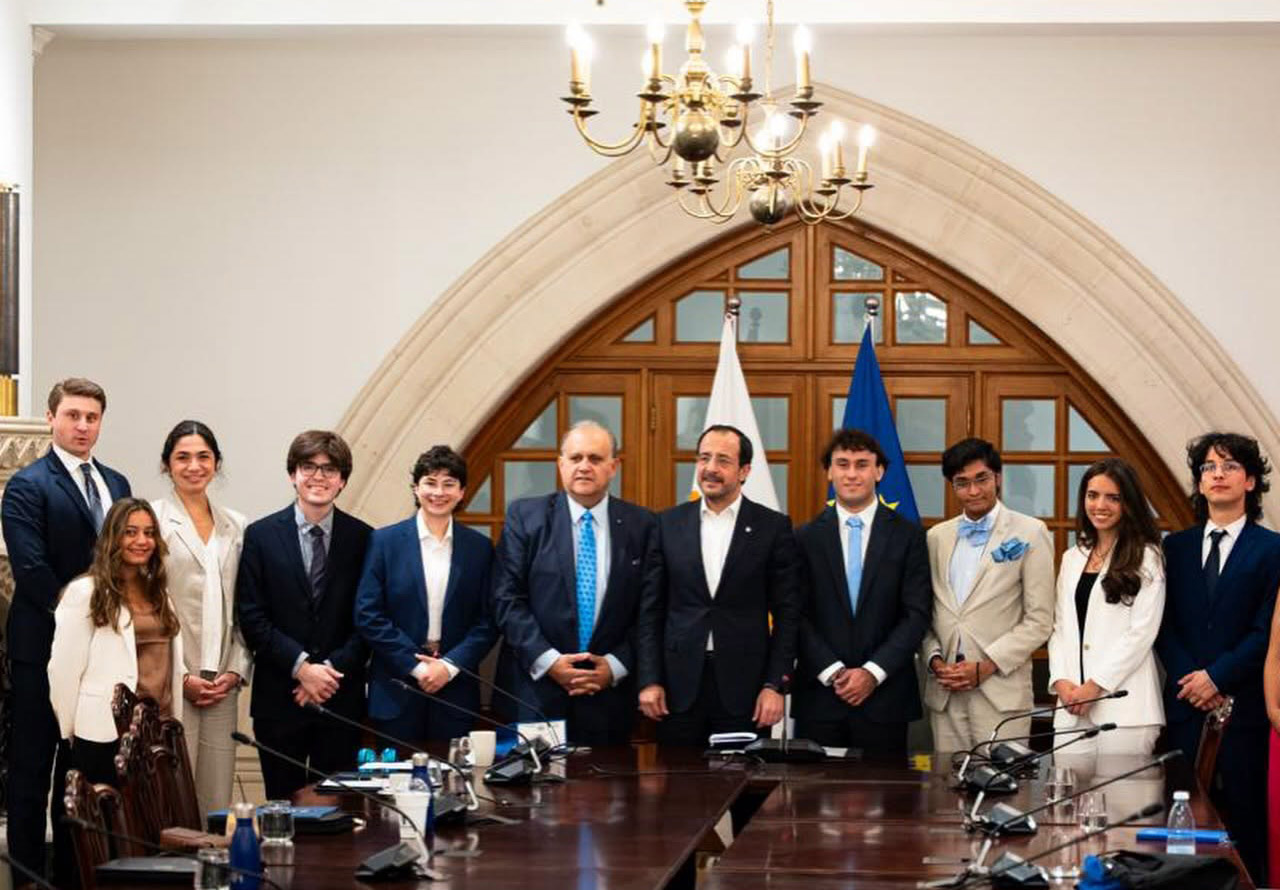 cover President meets US students of Cypriot and Greek descent