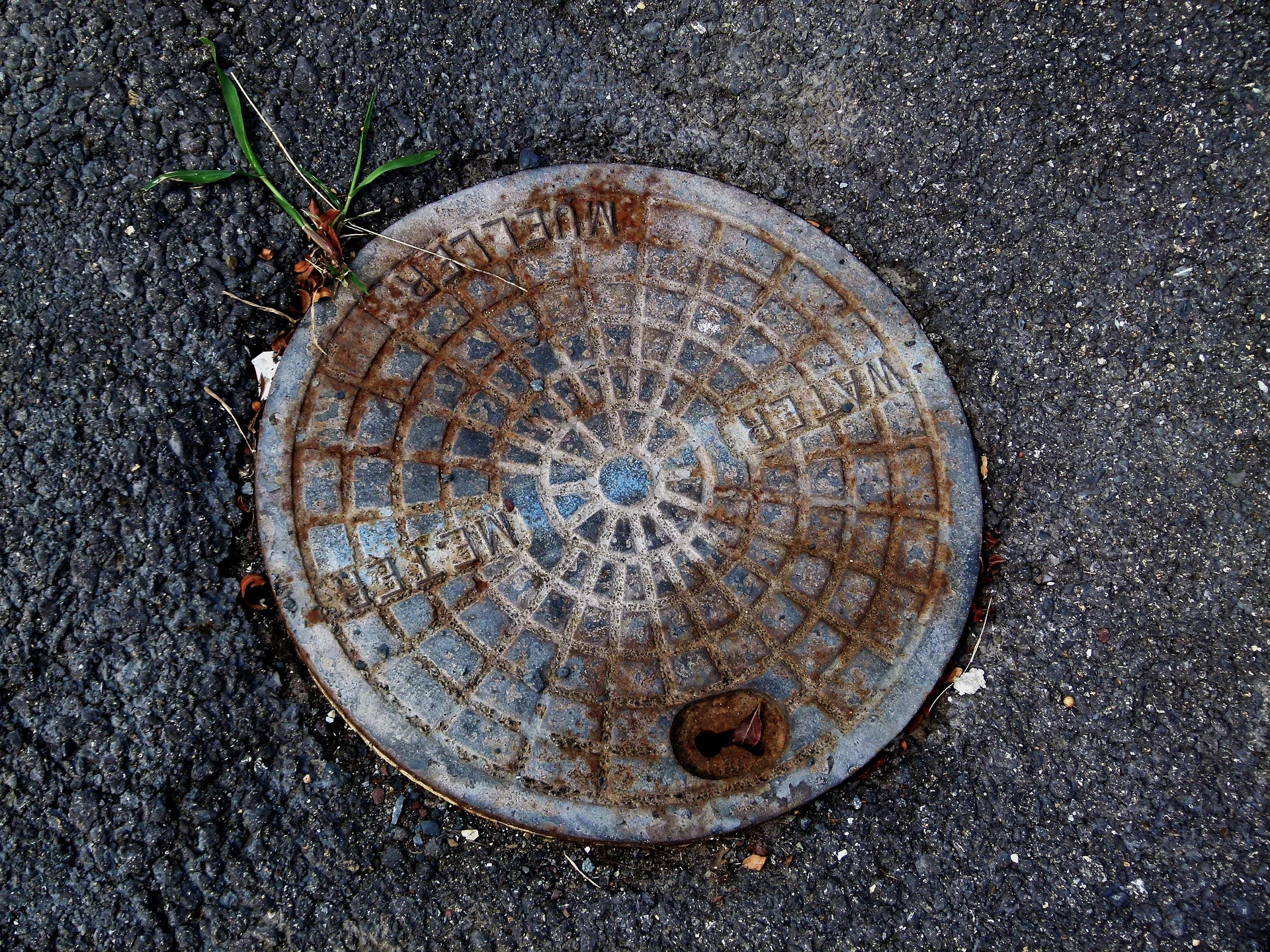 cover Larnaca district government to replace and repair dozens of manholes