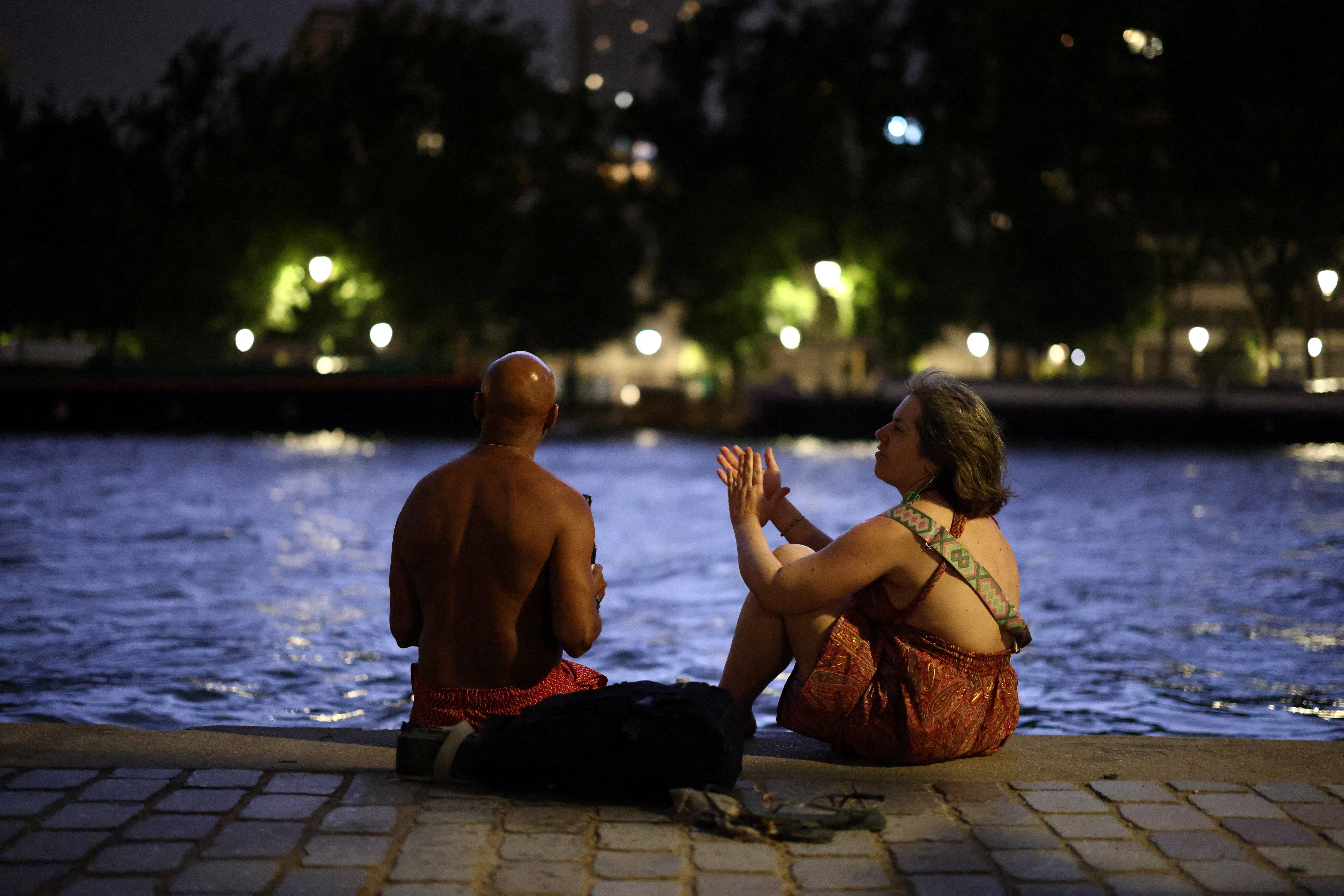 cover France records 1,000 excess deaths during record-breaking heatwave