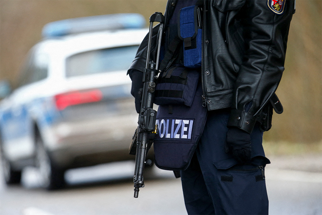 cover Five people dead in shooting in northern Germany