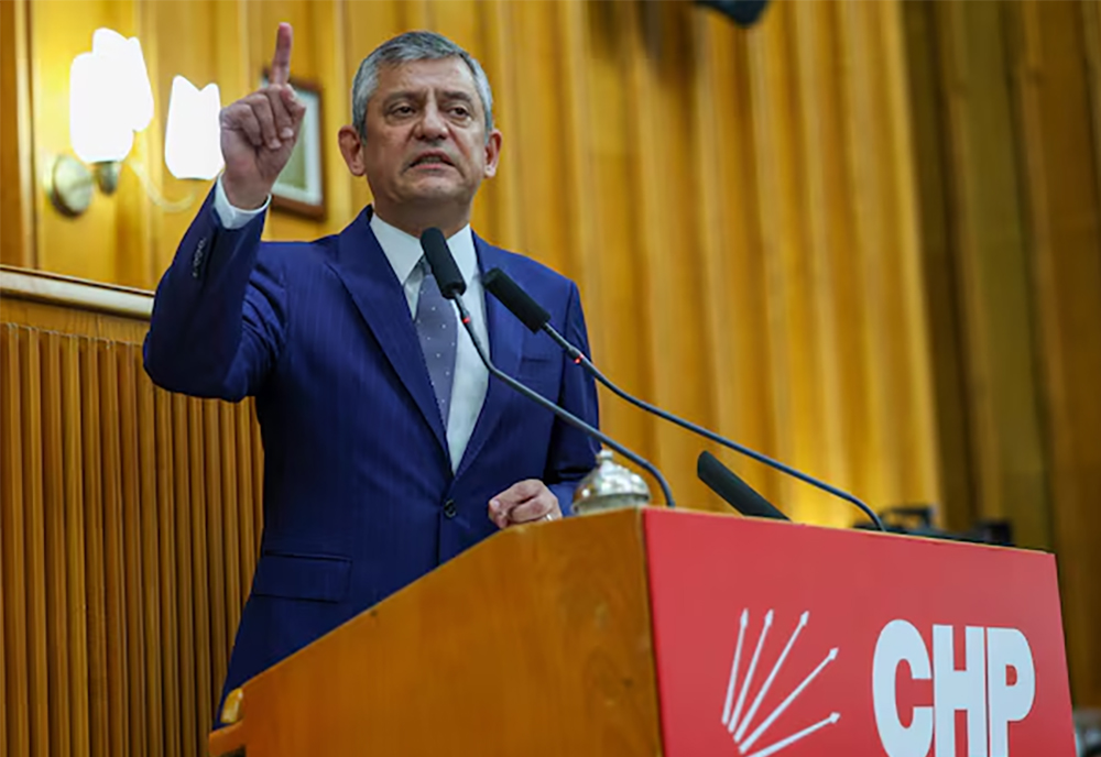 cover Rival leaders of Turkey&#8217;s main opposition party call competing meetings