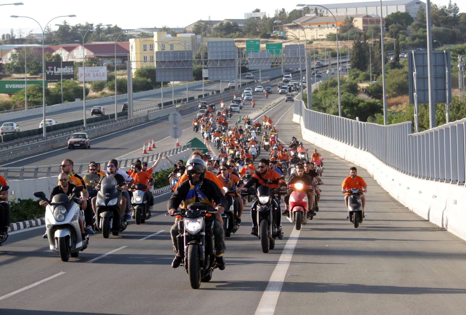 image Apoel motorcade causes major traffic disruption in Nicosia