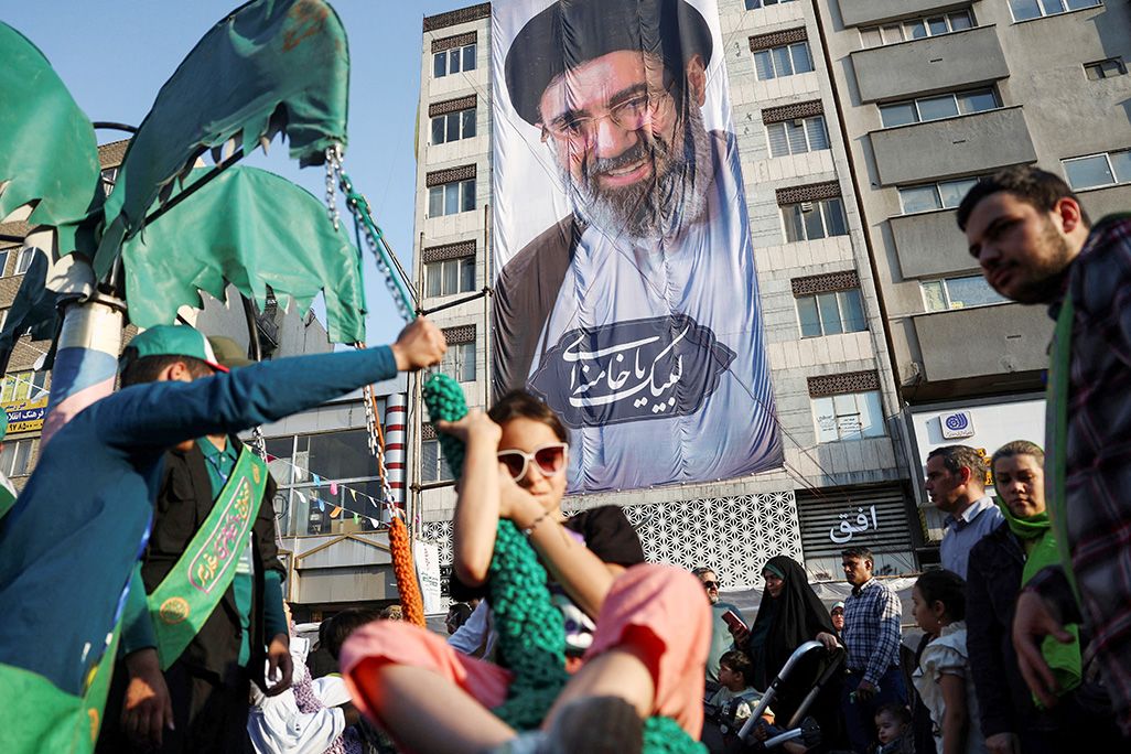 cover Iran: Trump has committed the US to muzzling its pets in Tel Aviv