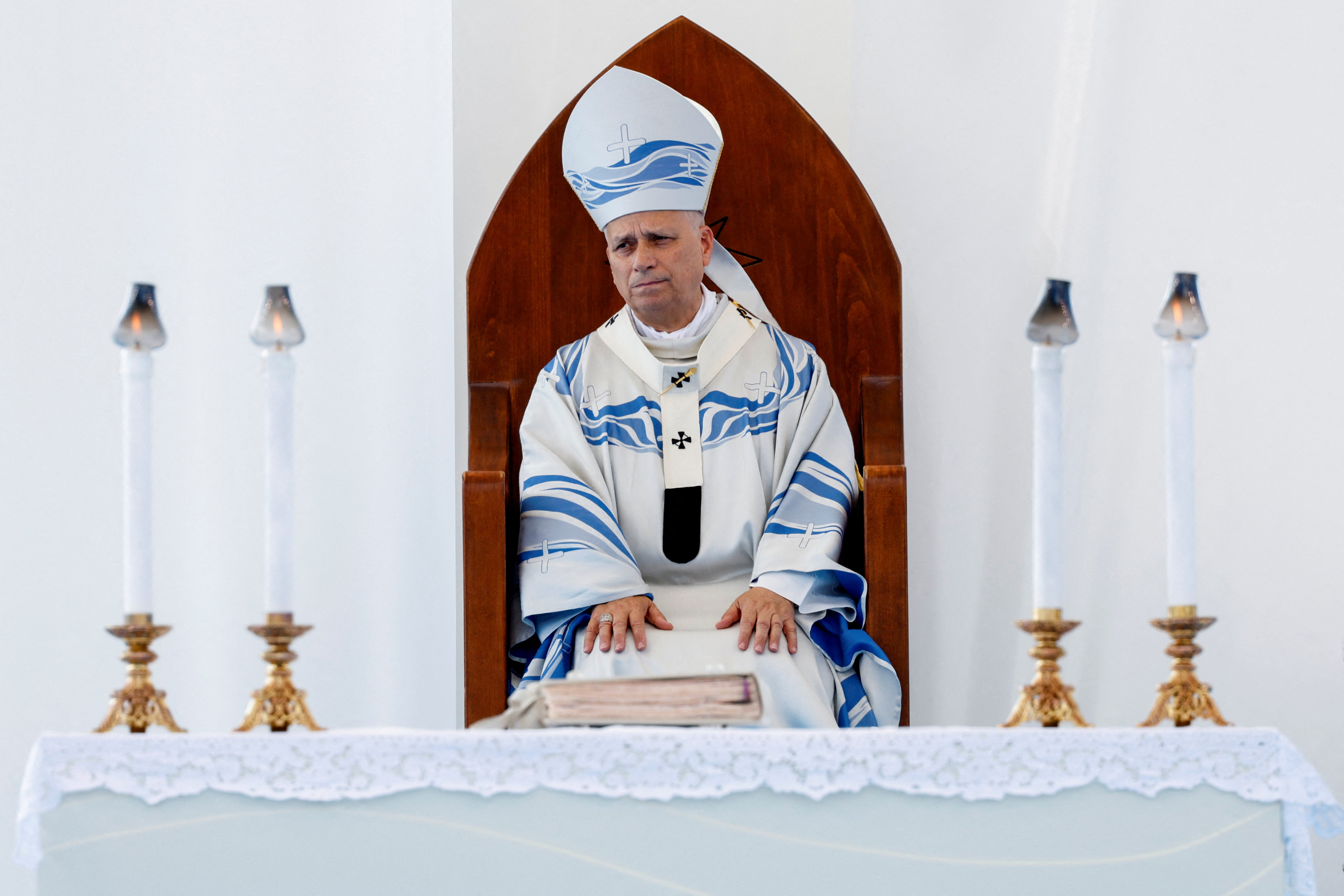 cover Pope Leo urges US to welcome immigrants in July 4 appeal from Lampedusa