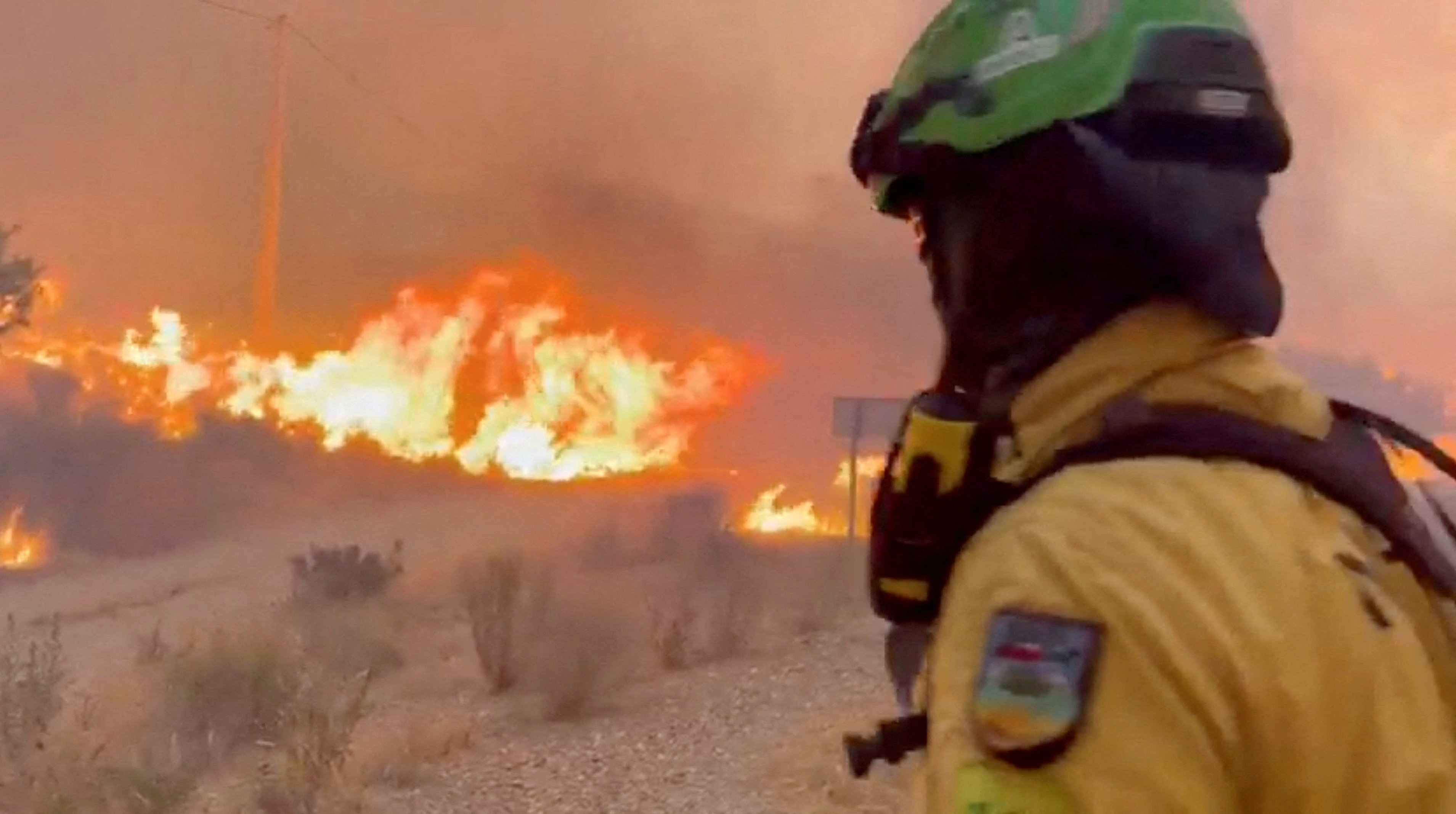 cover Wildfires in southern Spain kill 12, emergency agency says