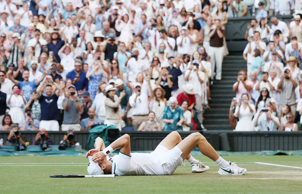 cover Sinner beats Zverev to retain title after marathon battle