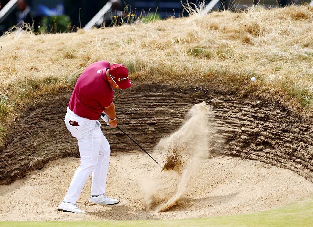 image Herbert falls short of historic 61, DeChambeau hit with penalty at Open