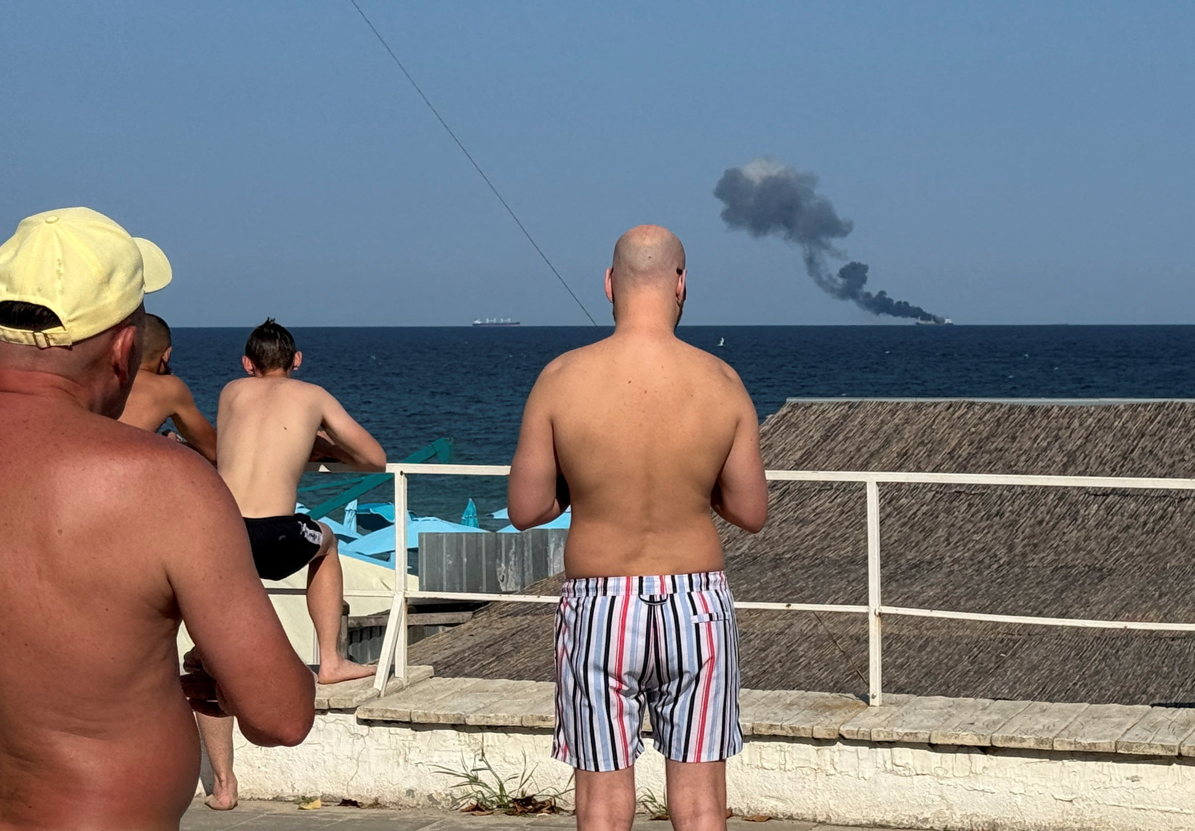 cover Ukraine hits Moscow with 400 drones as Russian strike kills 10 on grain ship