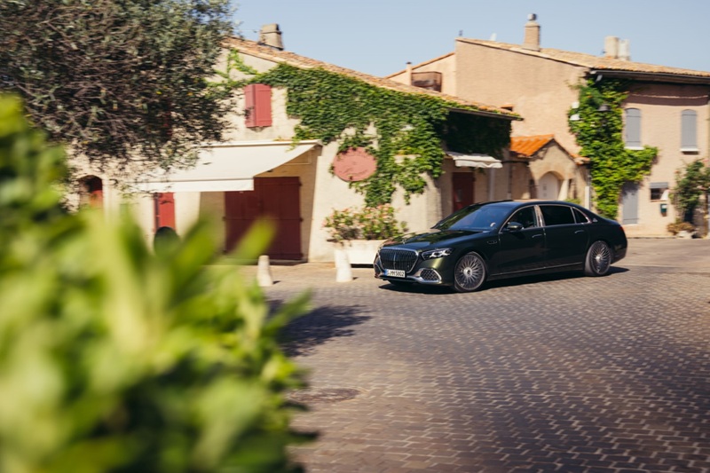 image Mercedes-Maybach S-Class raises bar for luxury once again