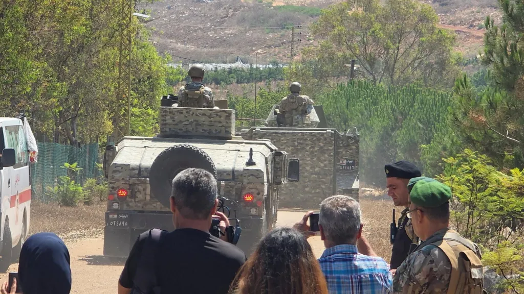 cover Lebanese army deploys to south after Israeli withdrawal from pilot zone