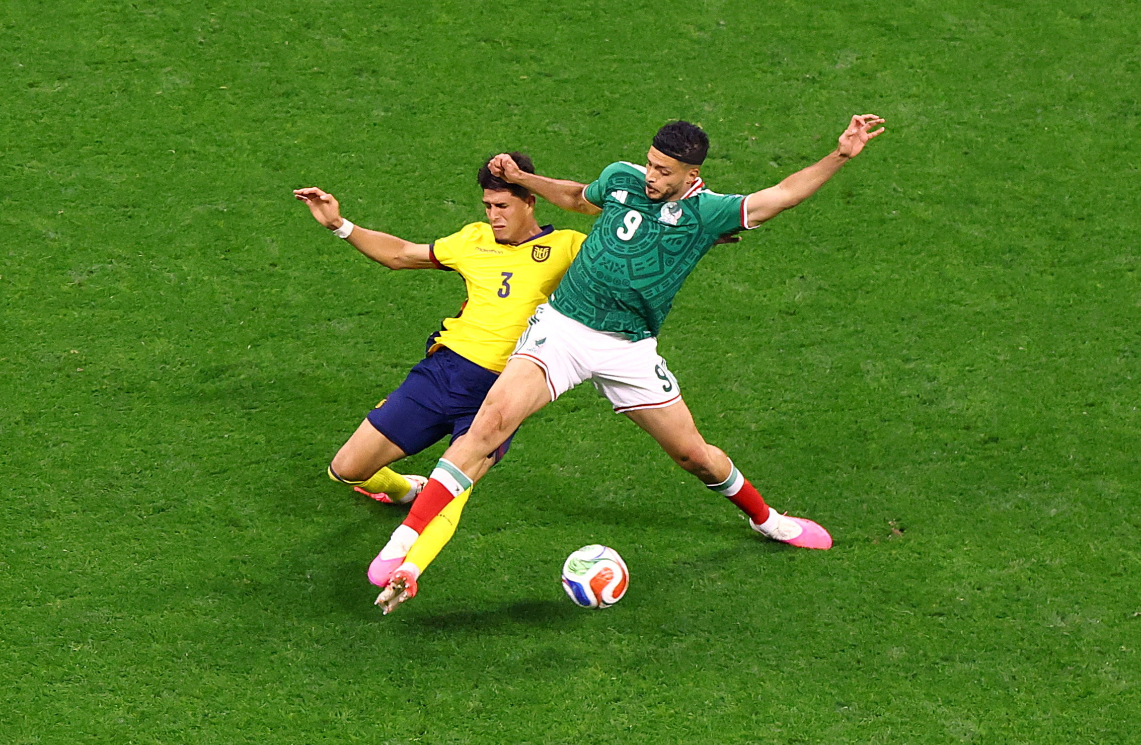 cover Mexico end knockout hoodoo with win over Ecuador to reach World Cup last 16