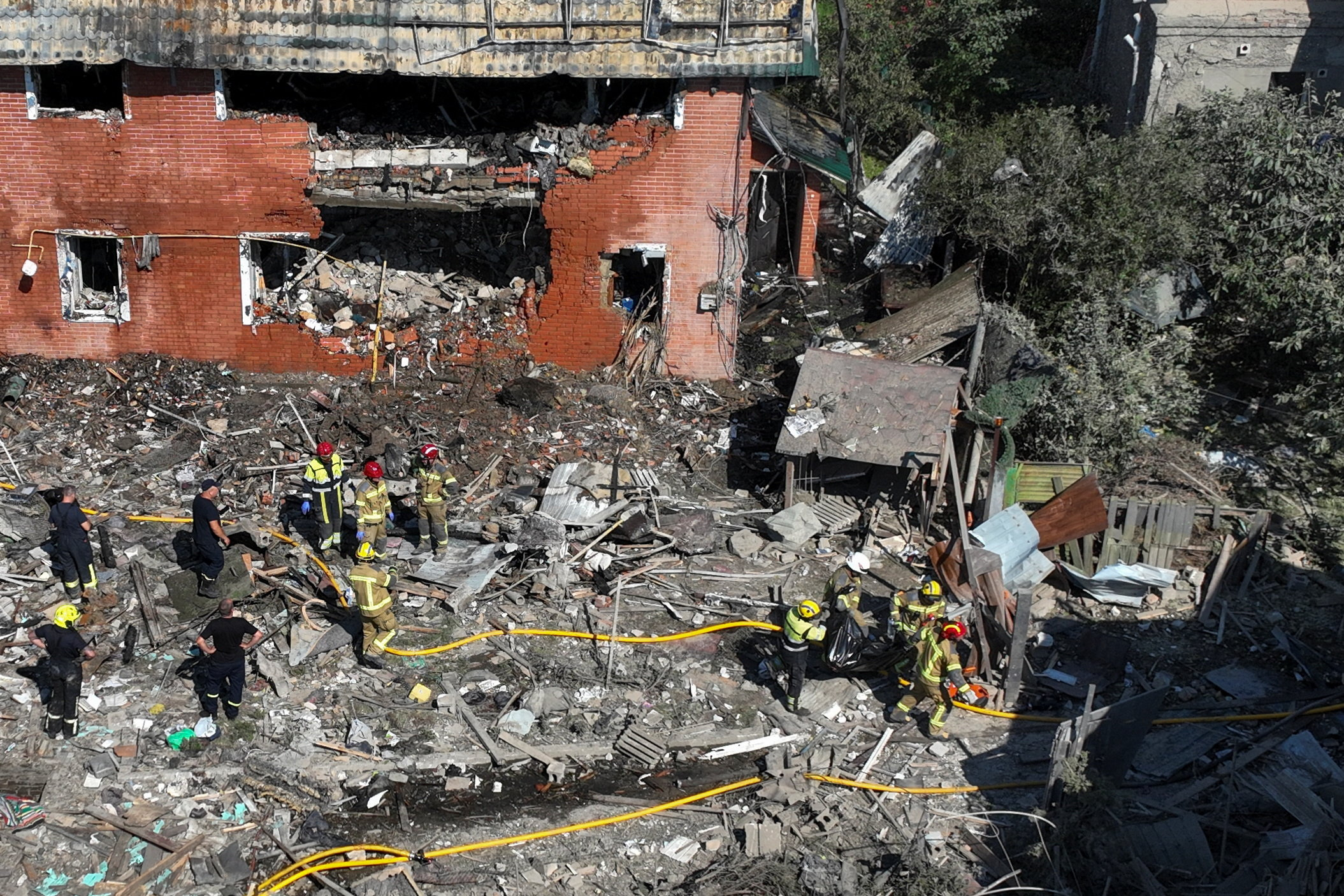 image Russia bombards Kyiv in major strike, at least 17 people killed