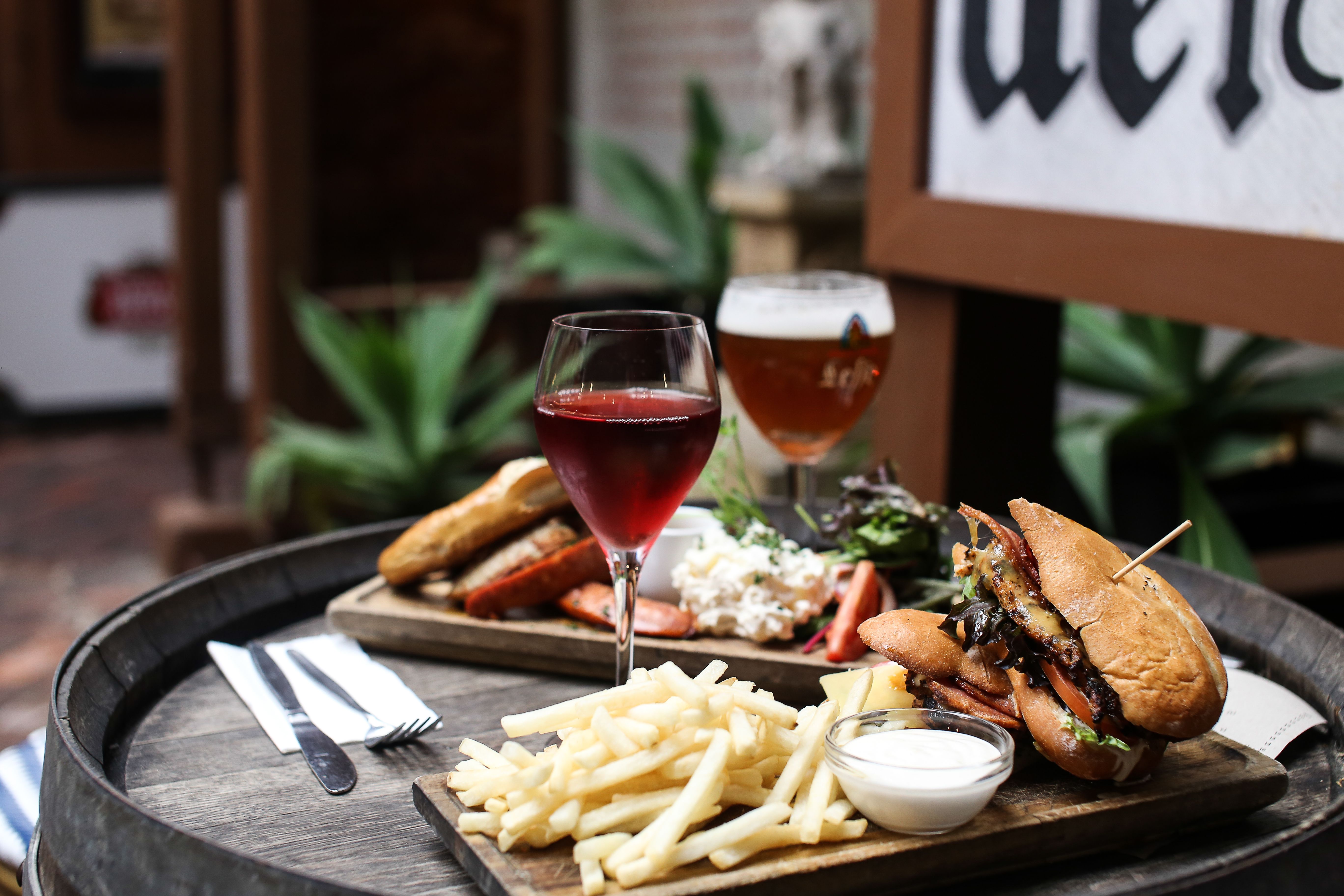 cover The best Cyprus wines to pair with burgers