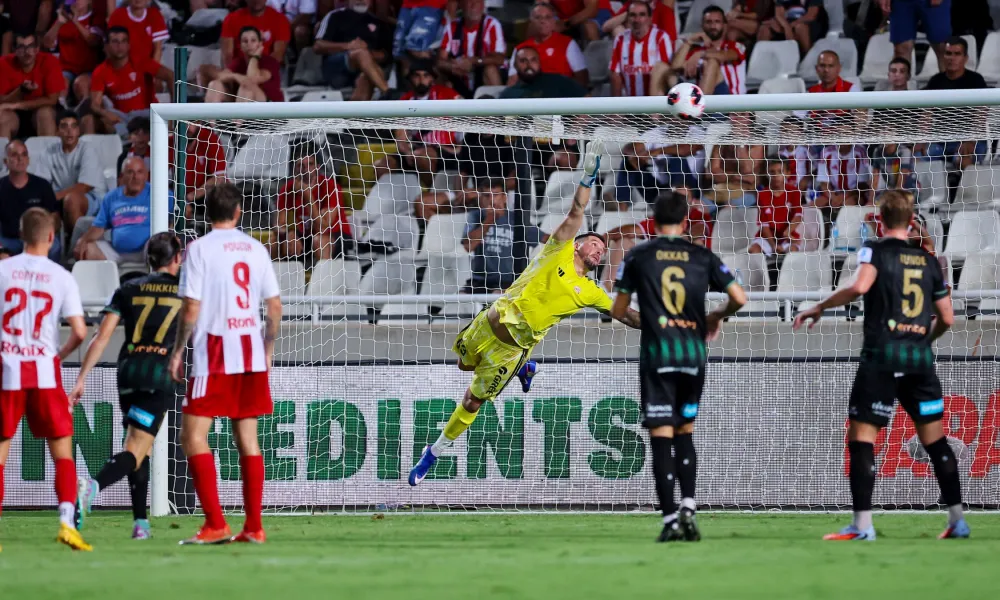 cover Olympiacos and Nea Salamina draw 3 all at GSP