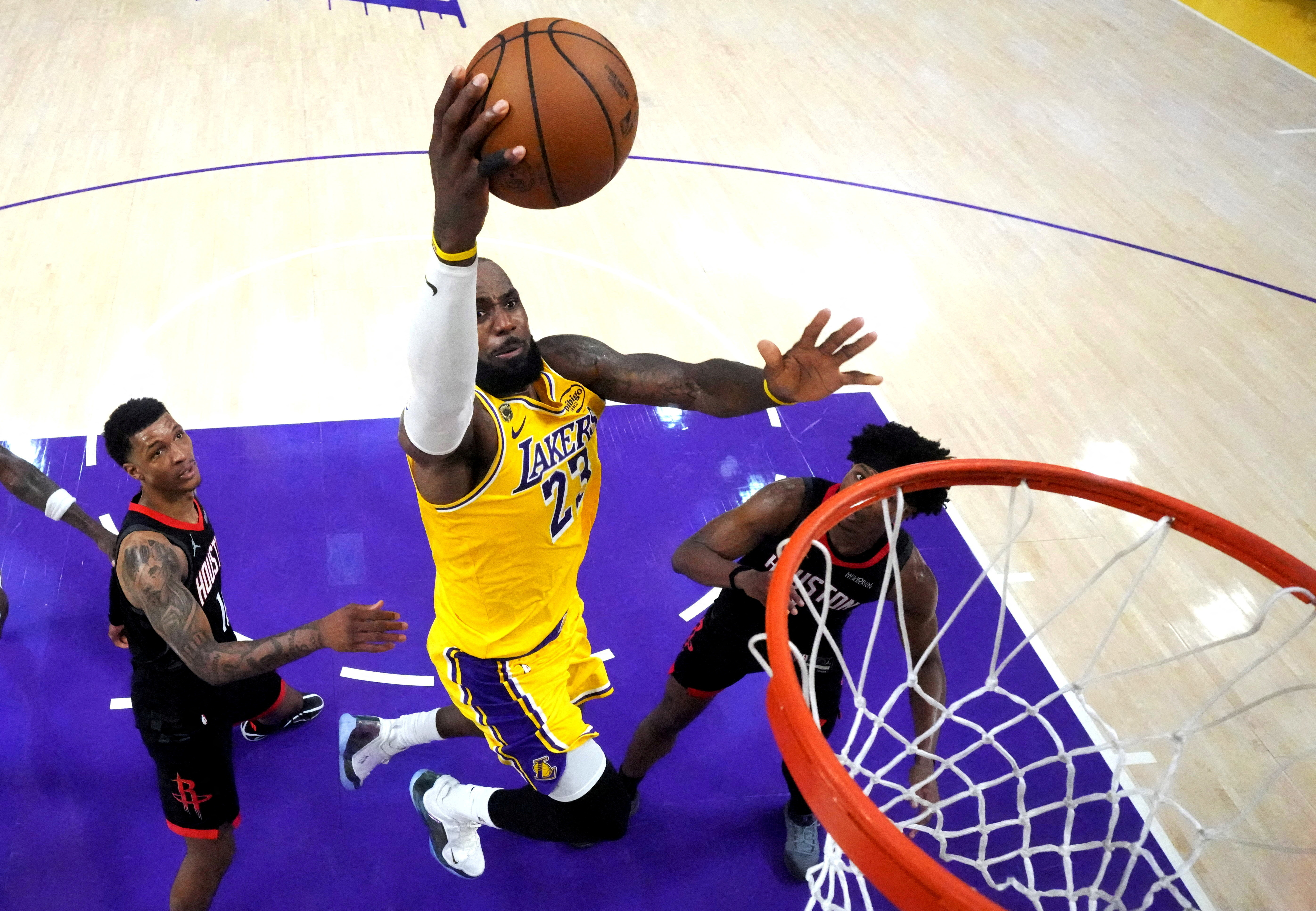 cover LA Lakers to be sold in record $12.5bn deal
