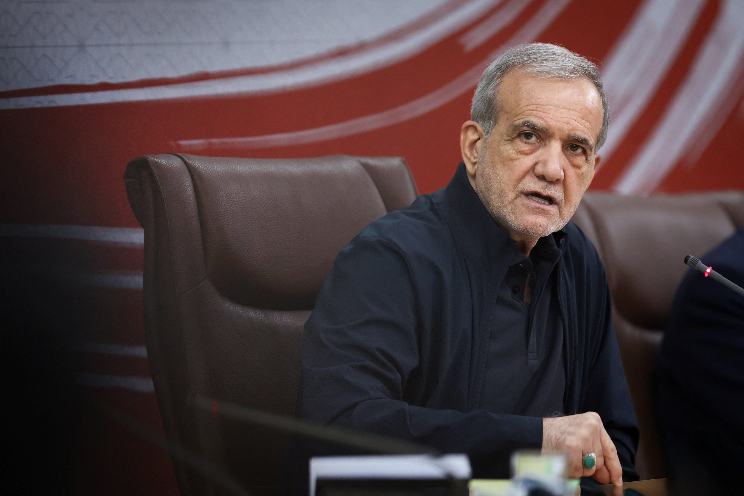 cover Iran says Oman deal is in &#8216;final stages&#8217; but US must act to open Hormuz