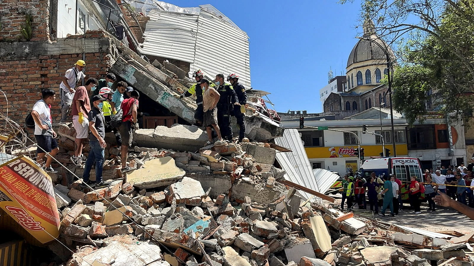 cover At least 111 killed after powerful earthquake hits Colombia