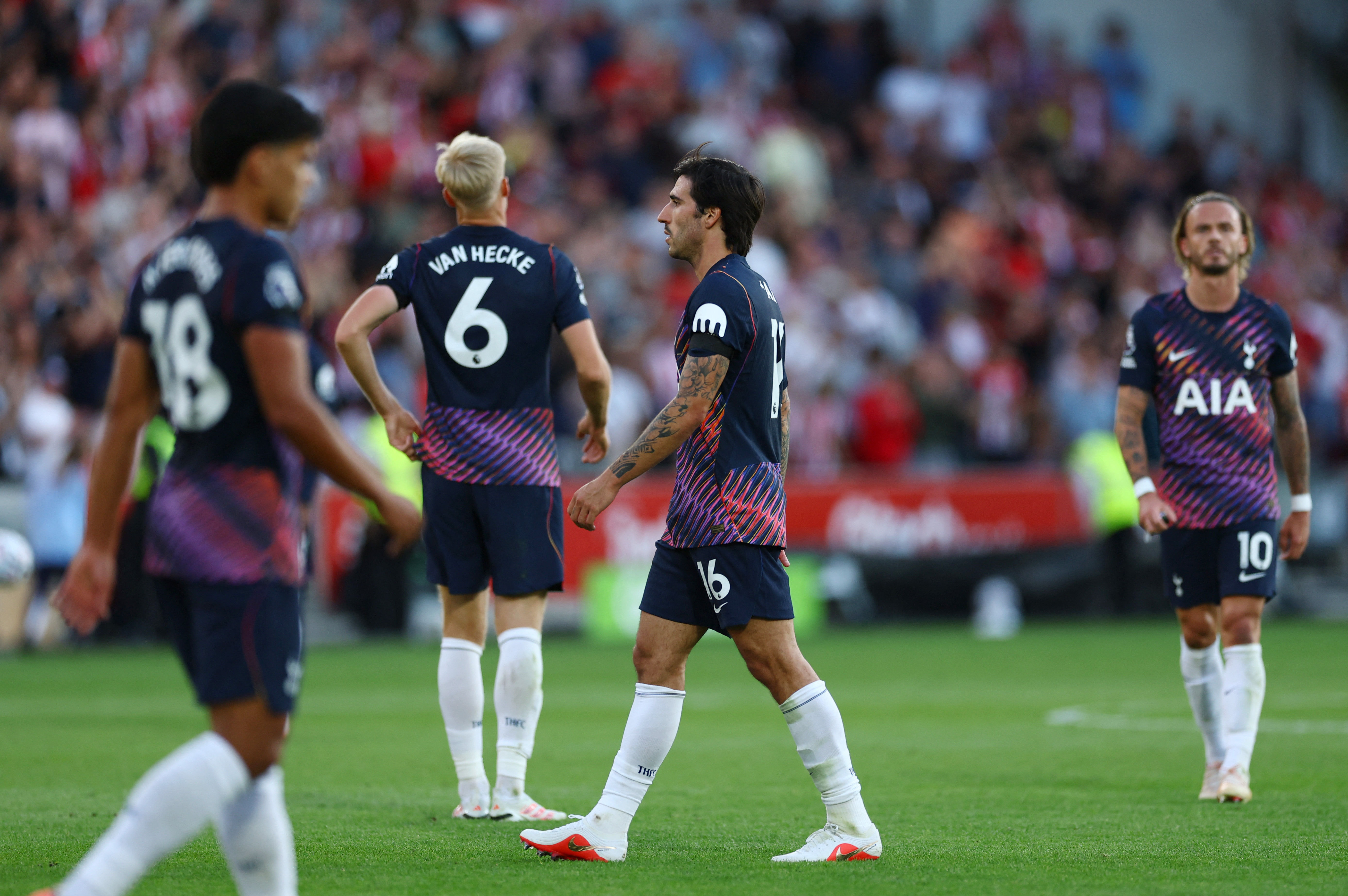 cover Arsenal&#8217;s rivals seek to lay down markers after tough starts