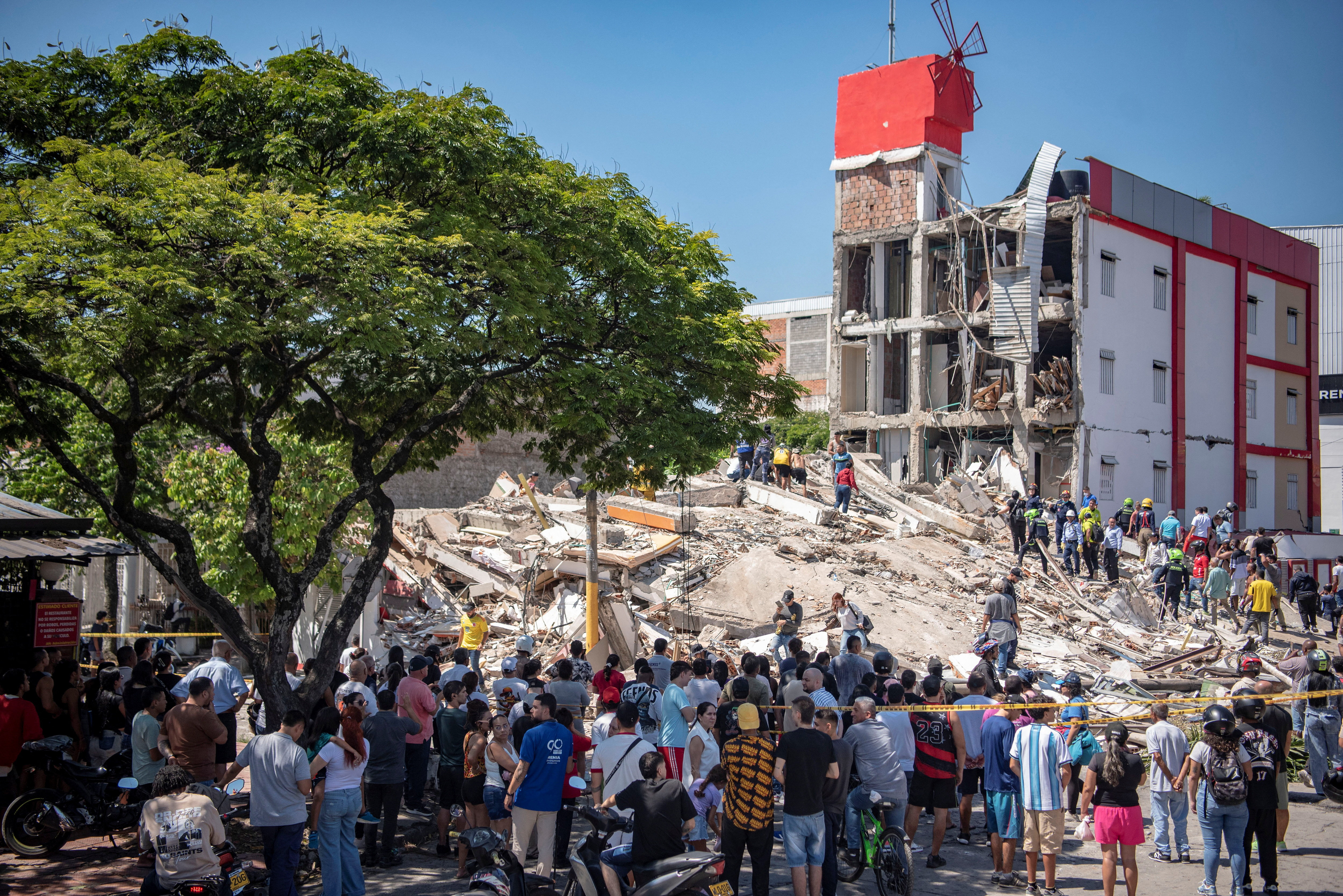 cover Colombia earthquake kills at least 132 as rescuers search rubble