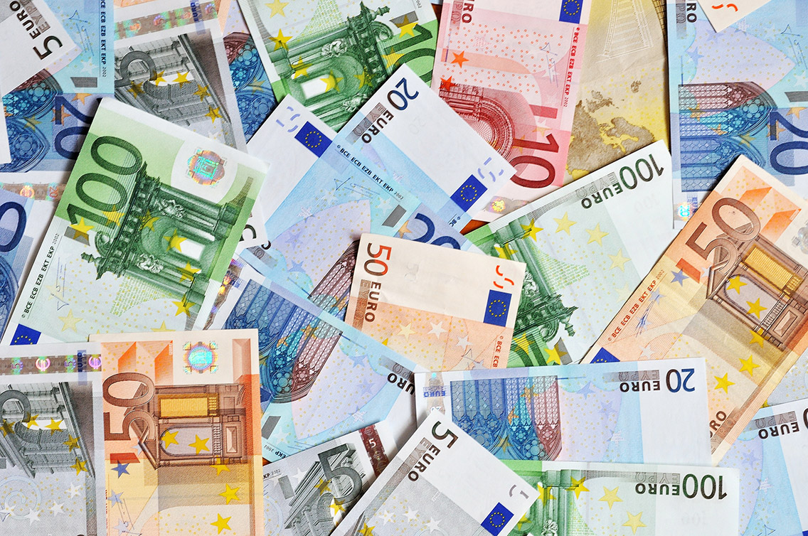 cover Europeans really do still value cash in their wallets