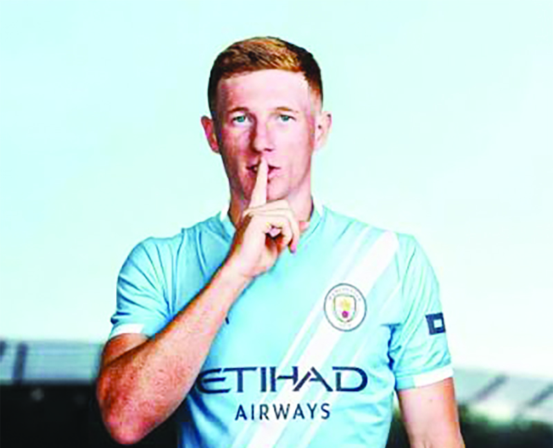 cover Man City&#8217;s Anderson eager to repay record fee with silverware