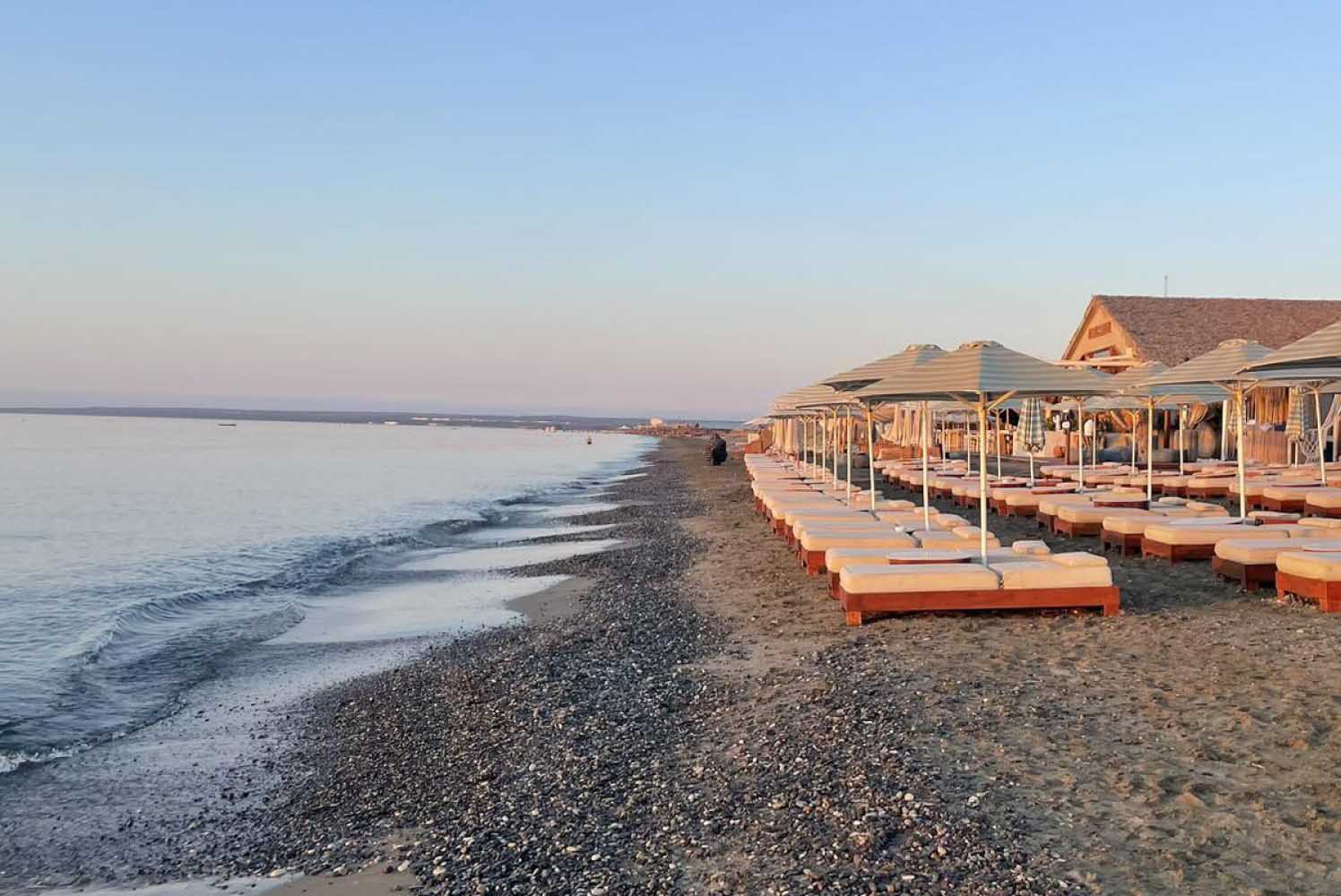 cover Egyptian man drowns after diving into water for phone