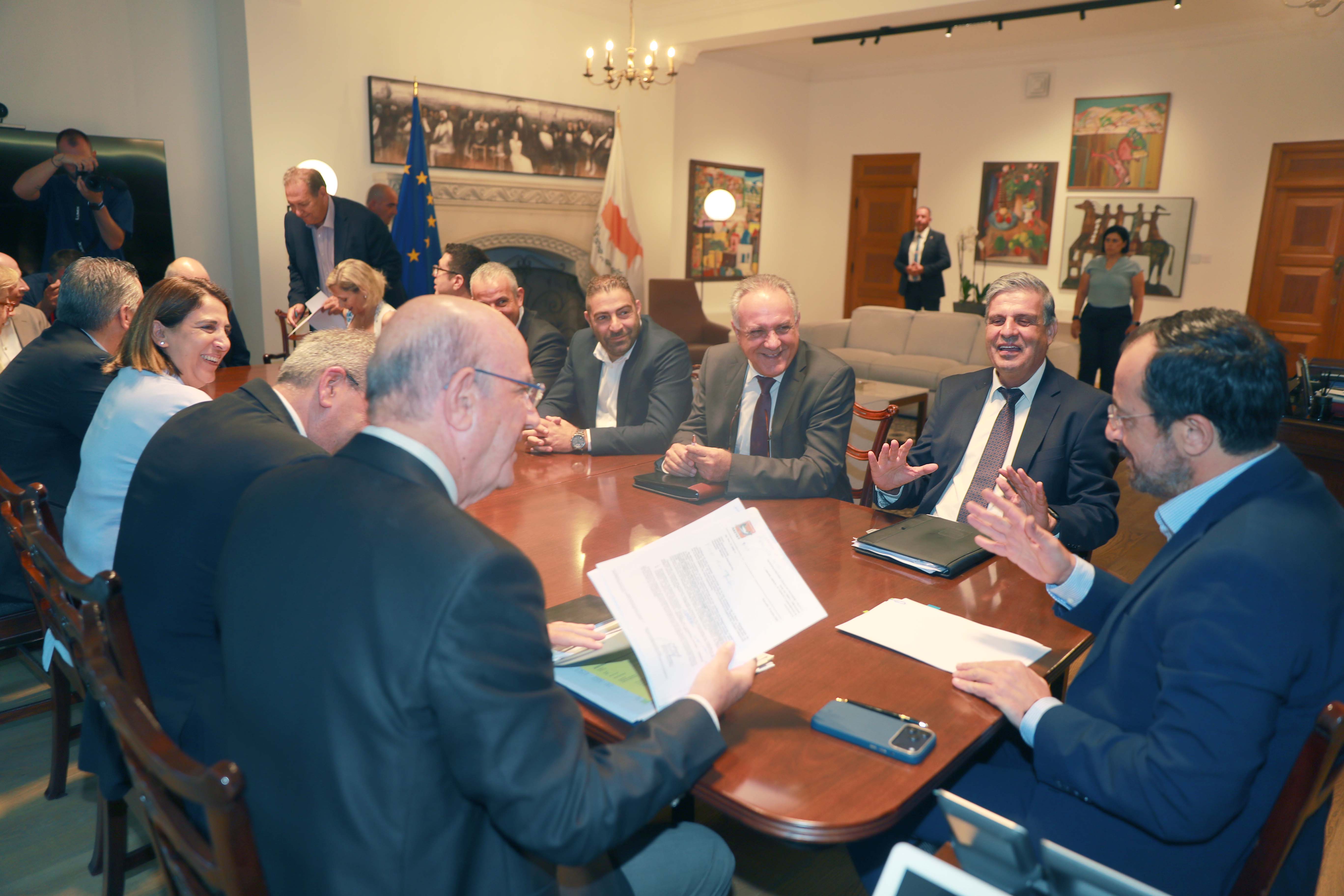 cover Unions say &#8216;third world&#8217; conditions exist in public sector