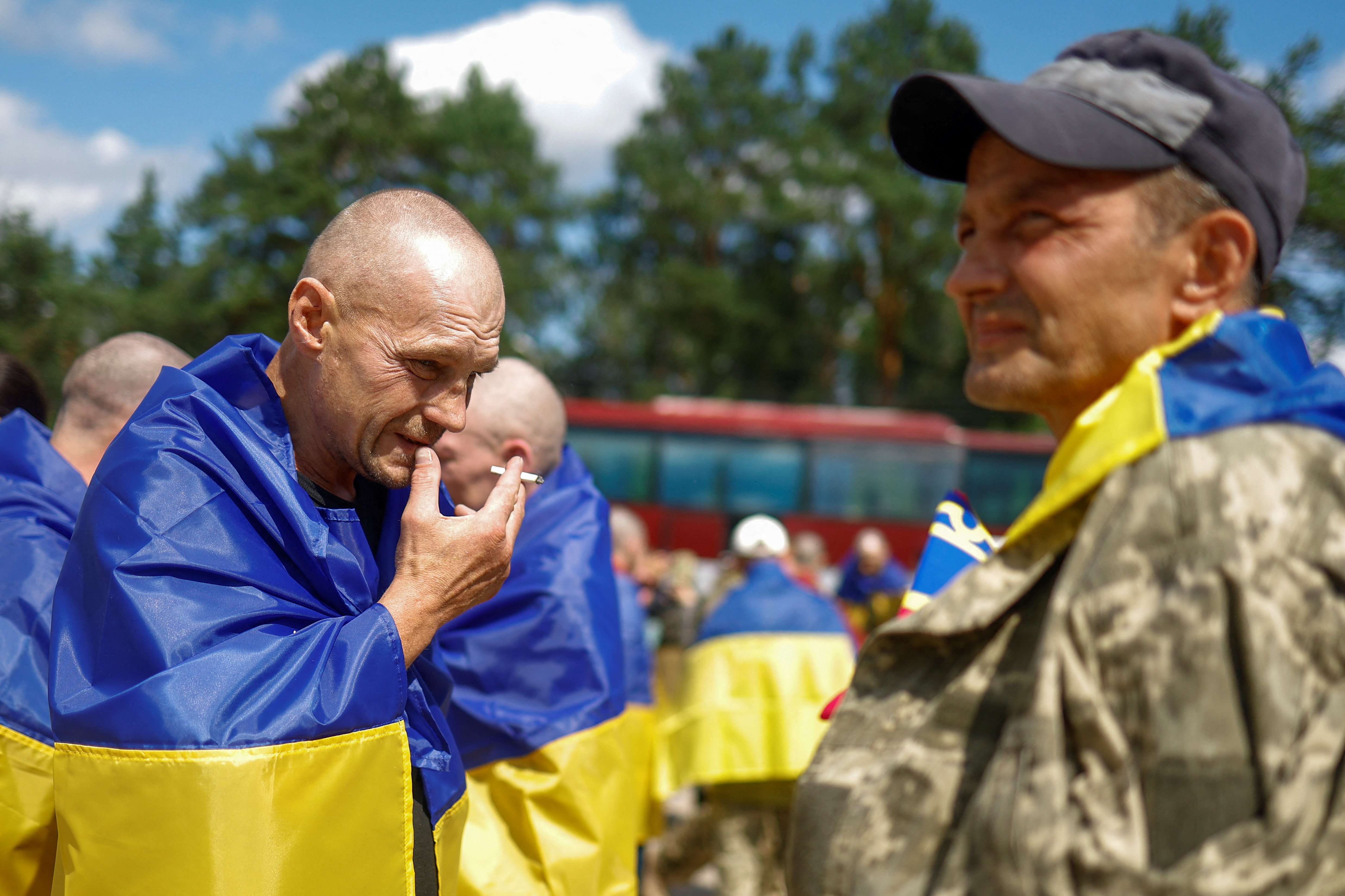 cover Russia and Ukraine swap 103 prisoners of war each