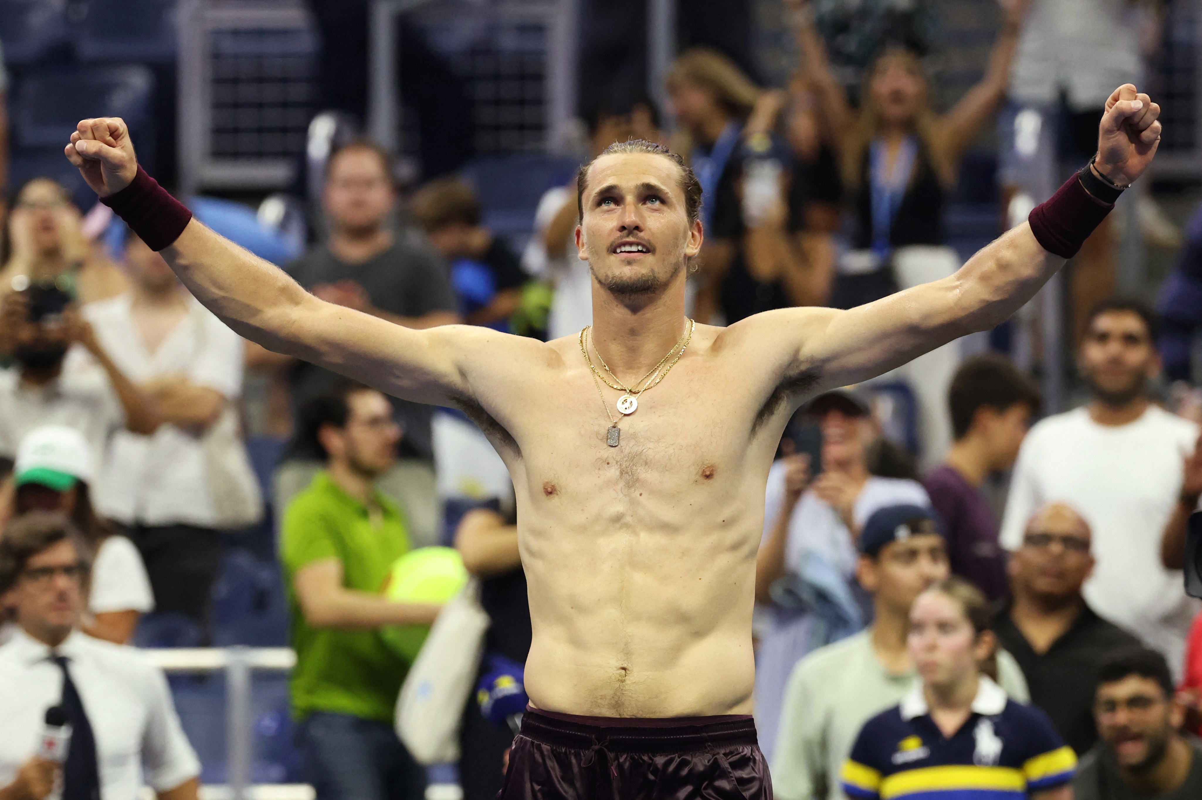 cover Zverev grinds past Halys, Gauff keeps rolling at US Open (wrapup)