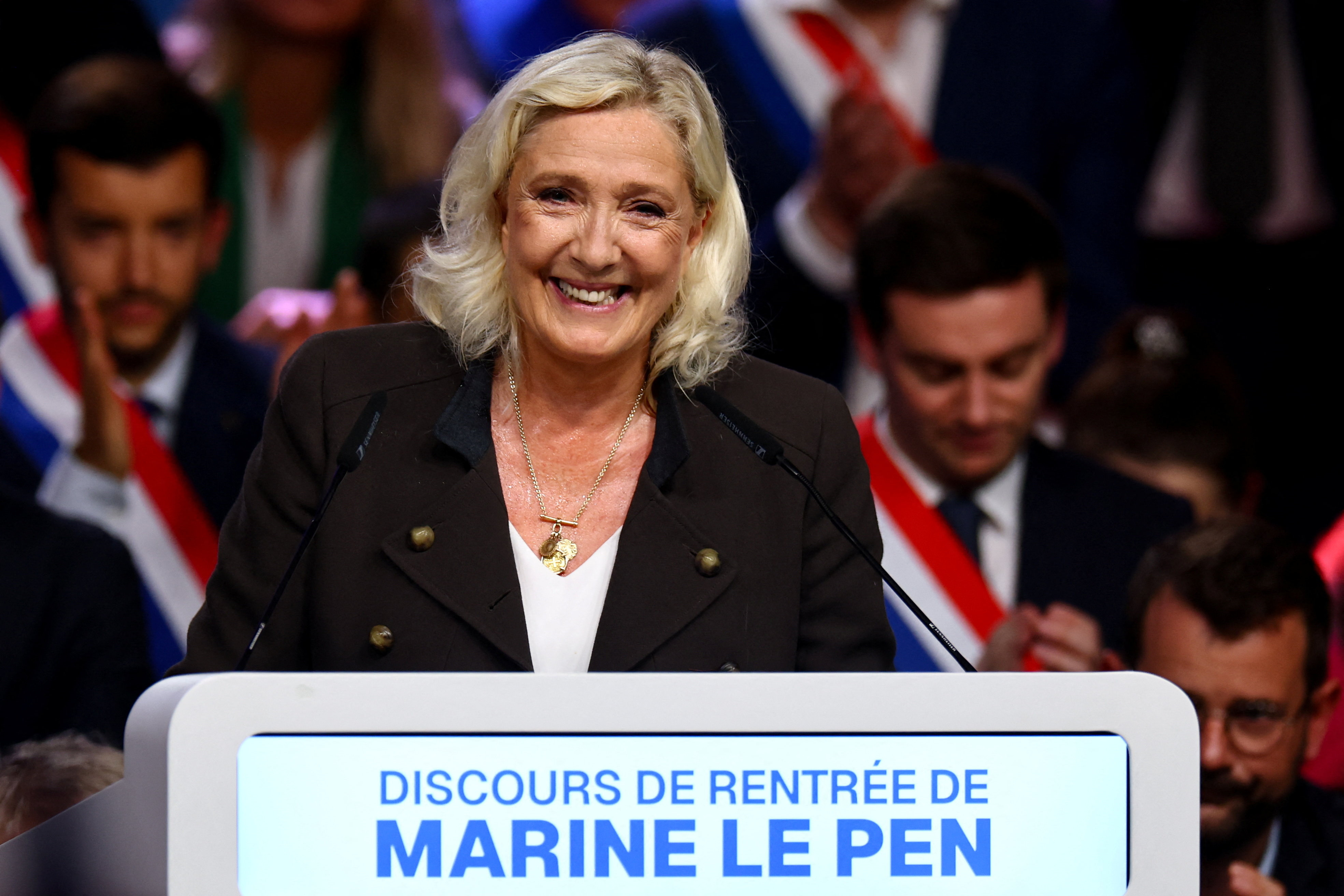 cover Far-right Le Pen and hard-left Melenchon seen reaching French presidential run-off, poll shows