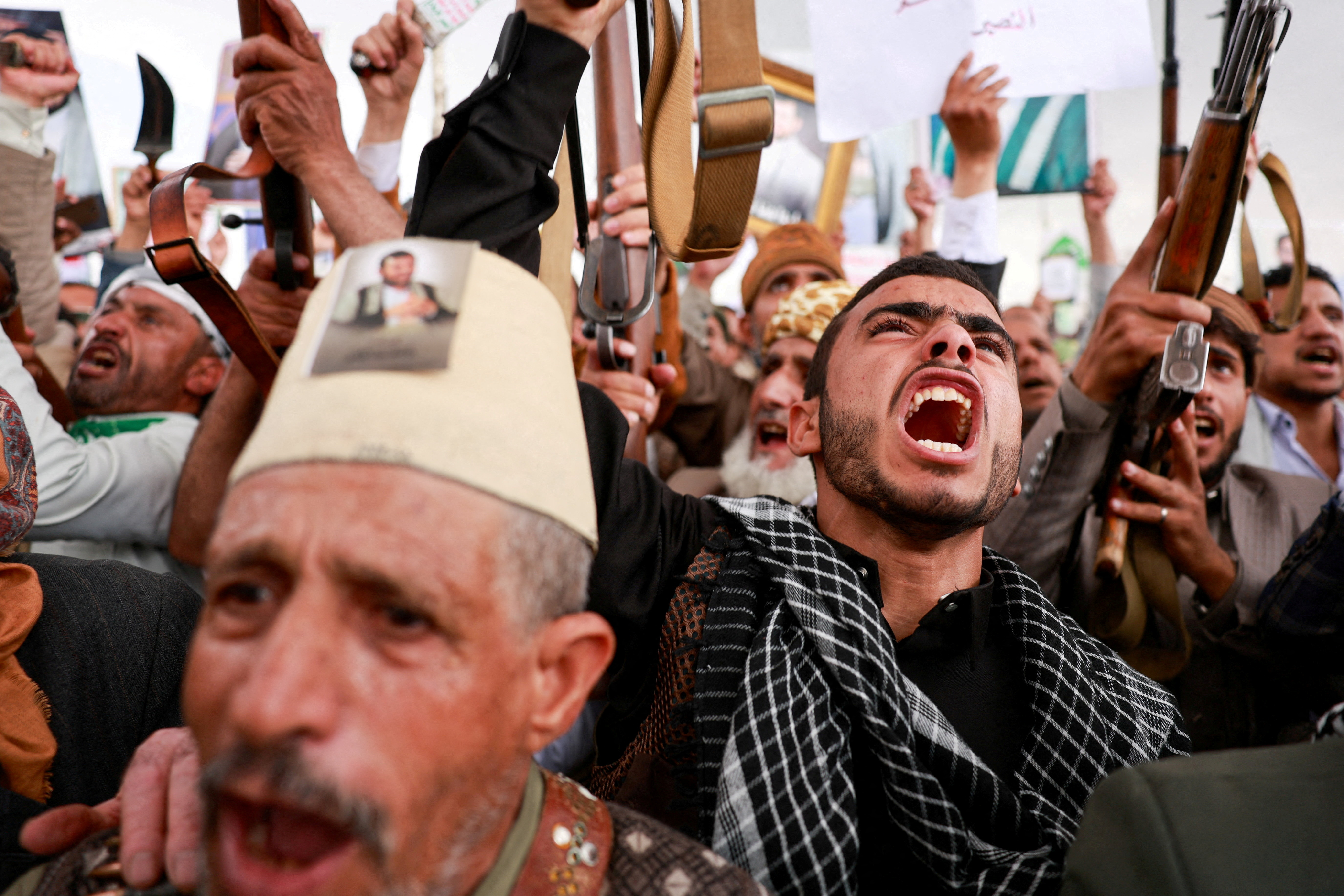 image Saudi allies rally as Houthi attacks intensify