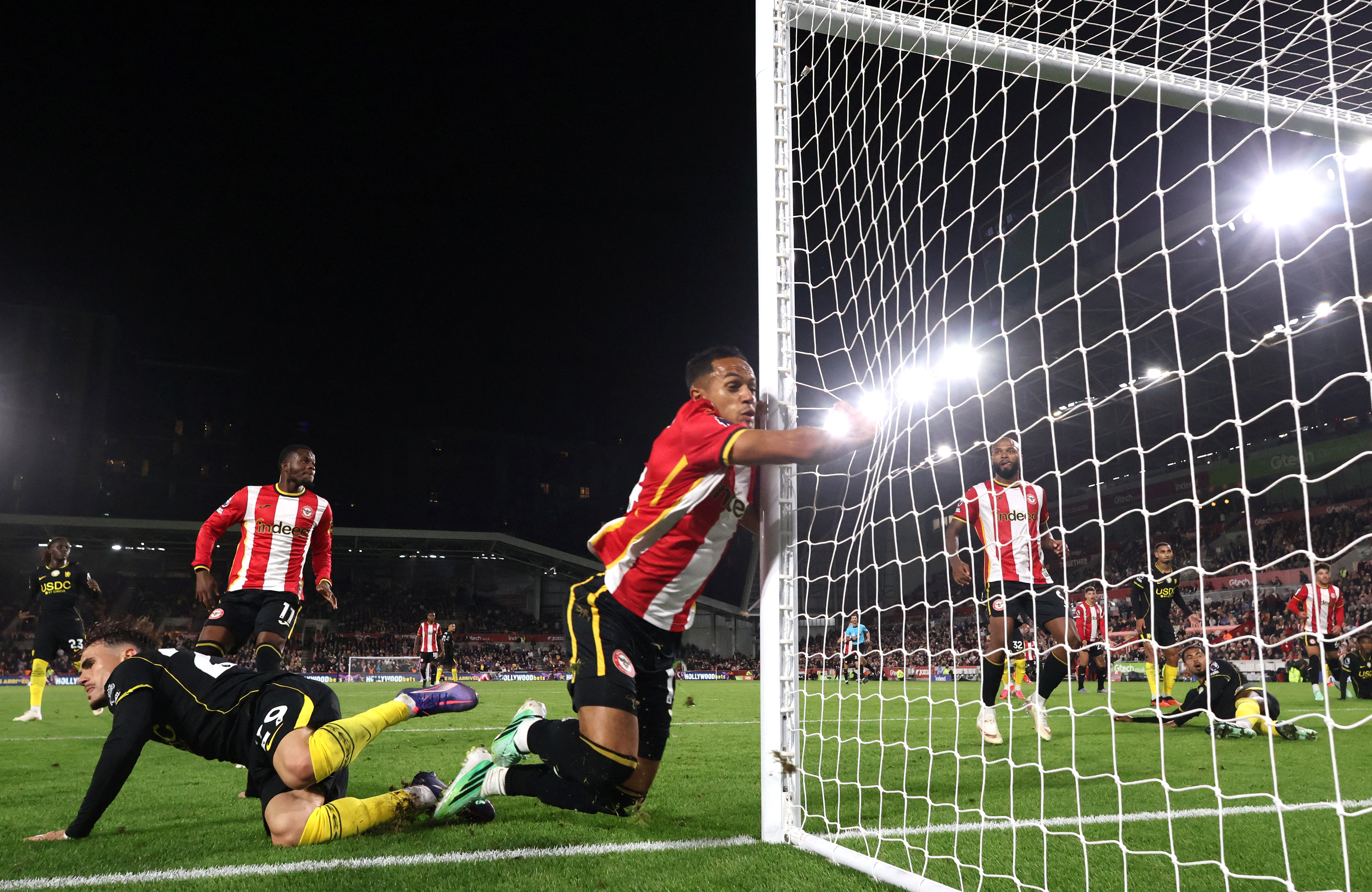 cover Brentford hammer London neighbours Chelsea 3-0