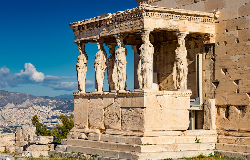 cover Not only the Parthenon has lost its marbles