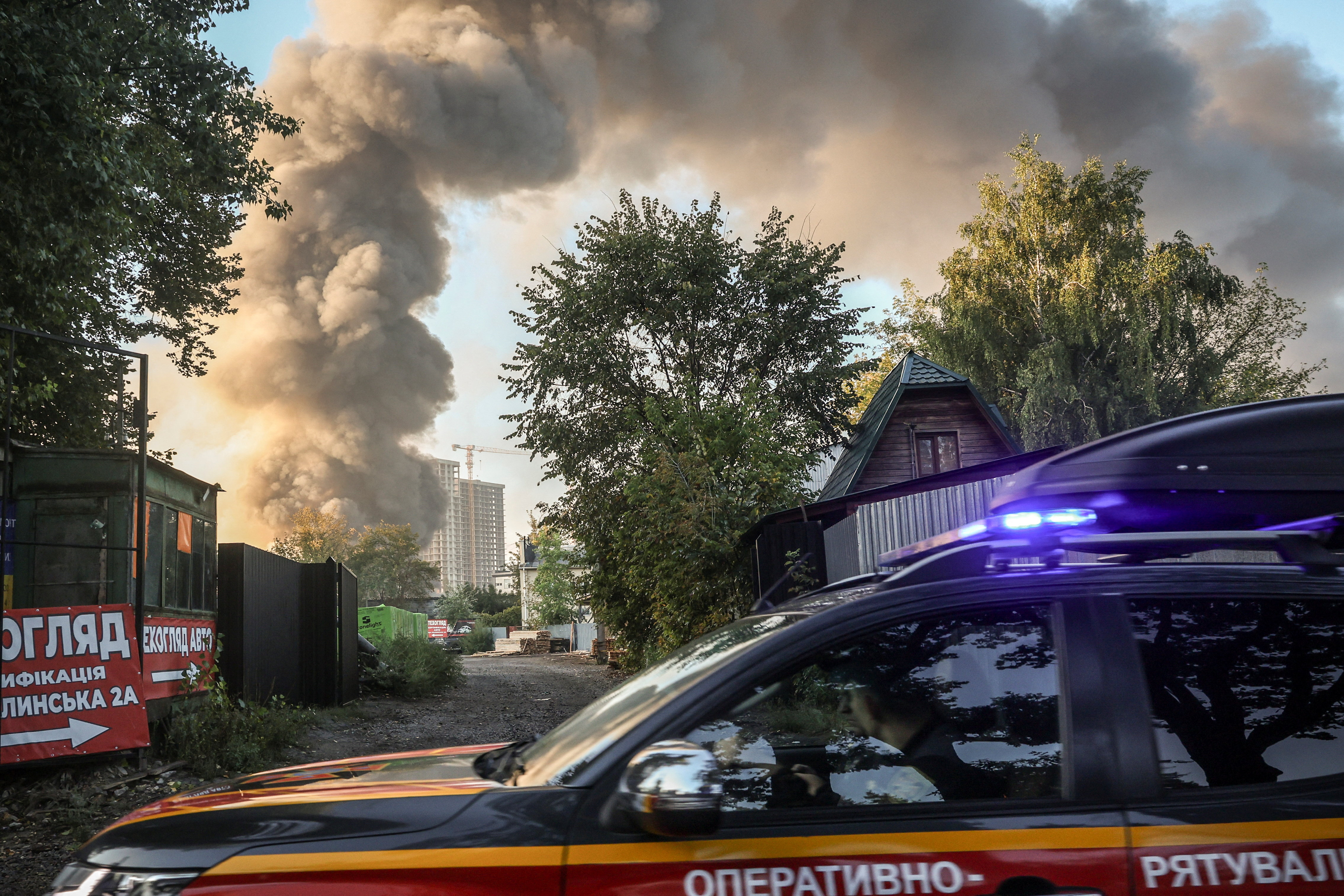 cover Russia strikes Ukraine as Kyiv hits Russian oil refinery