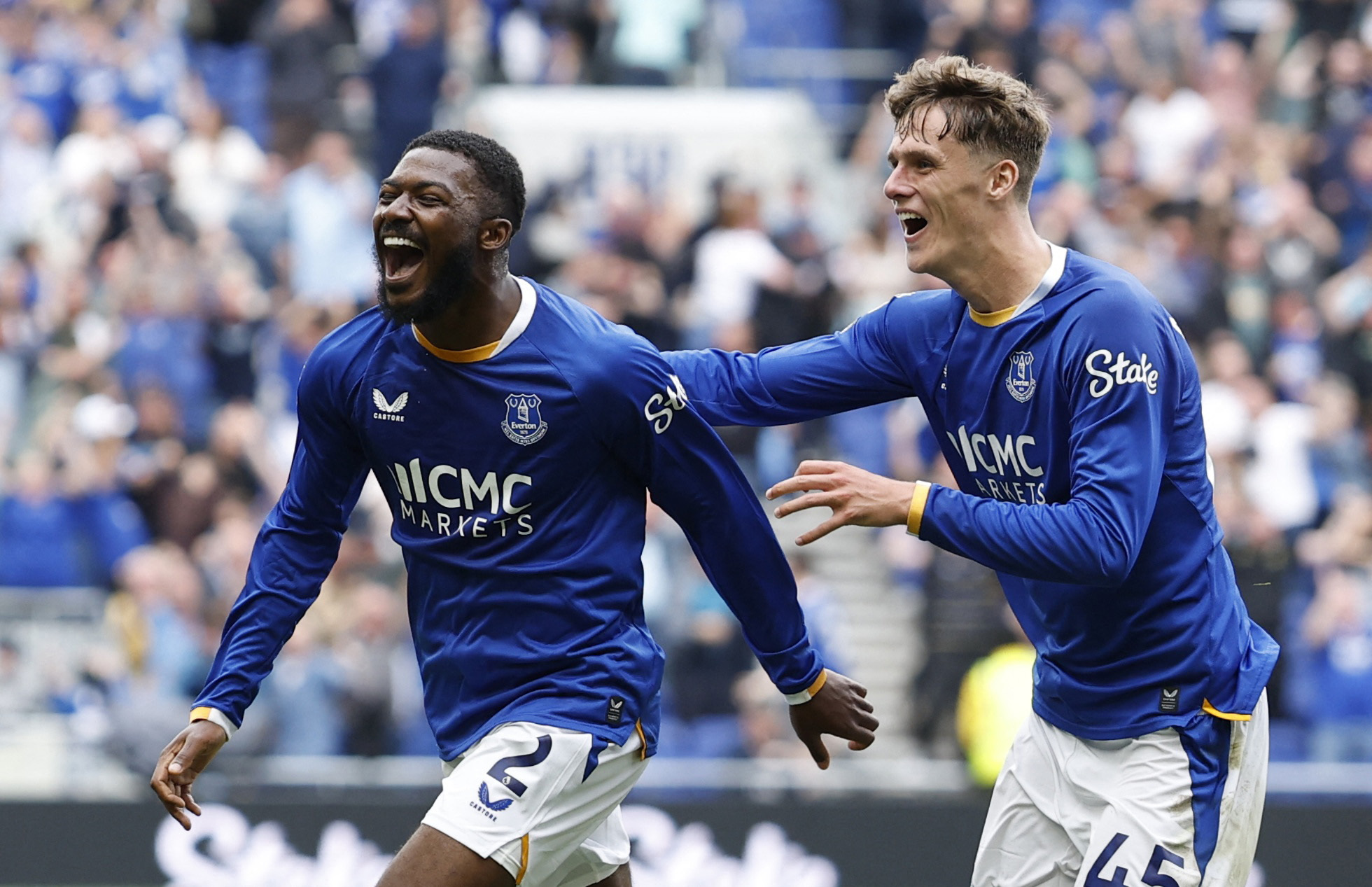cover Maitland-Niles screamer earns Everton 2-2 draw with Man Utd