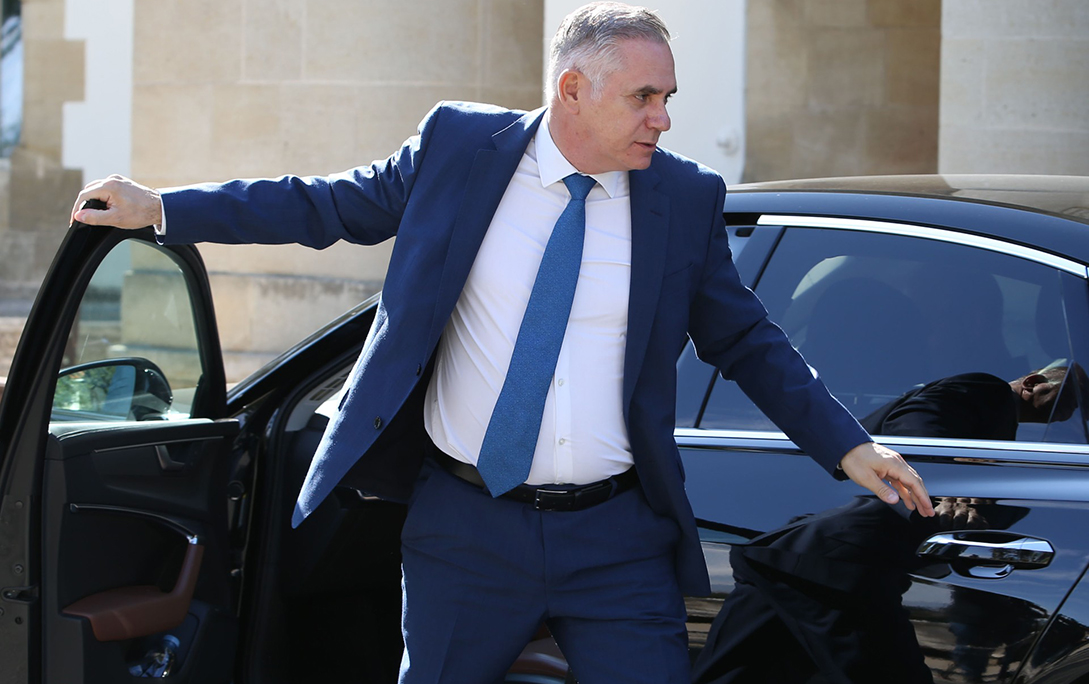 cover Papadopoulos: confidence-building measures not a condition for enlarged meeting