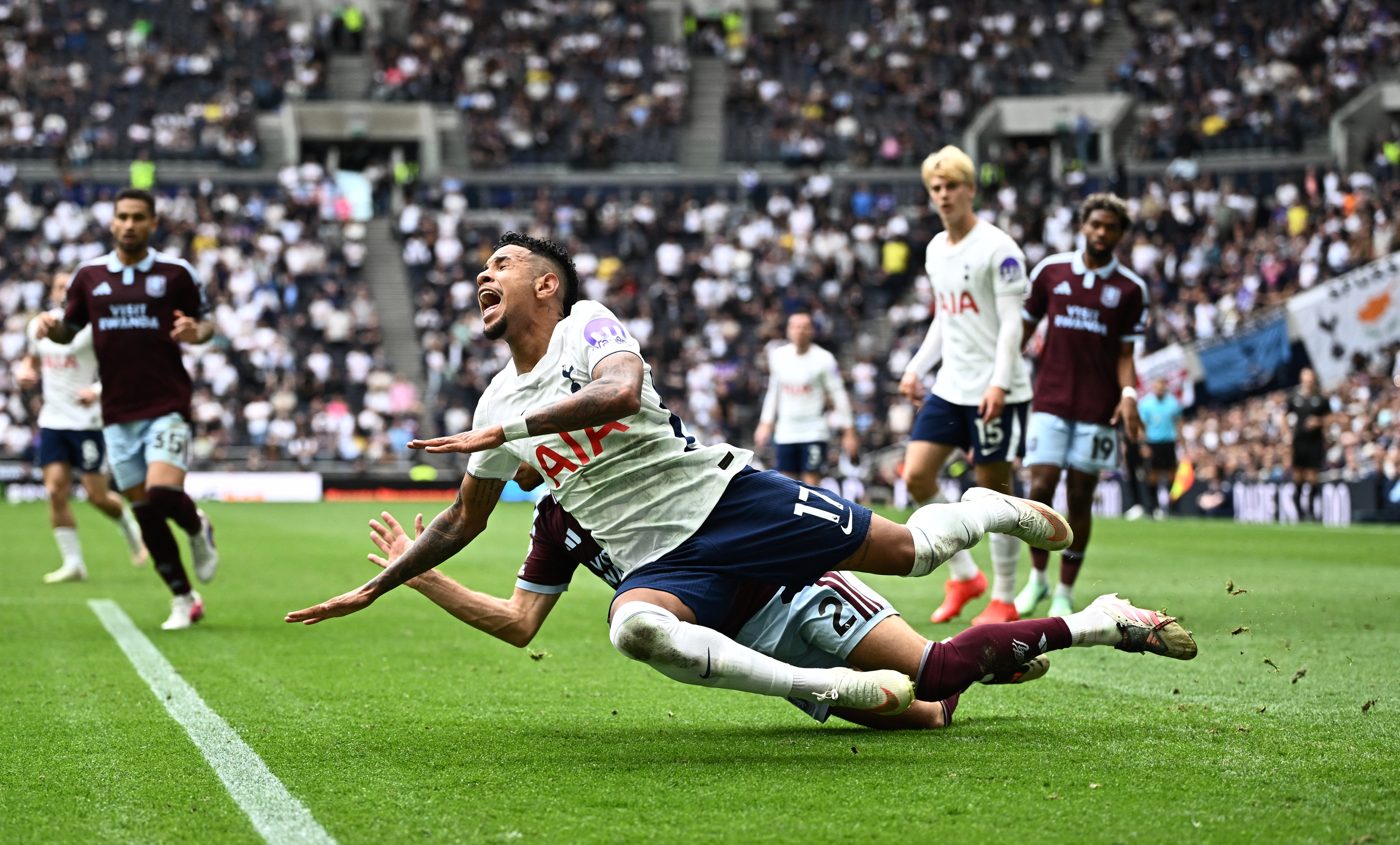 image Manzambi, Jackson and Buendia fire Villa to first win as Spurs&#8217; misery deepens