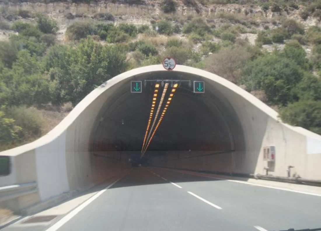 cover Tunnel near Episkopi closes after major traffic accident