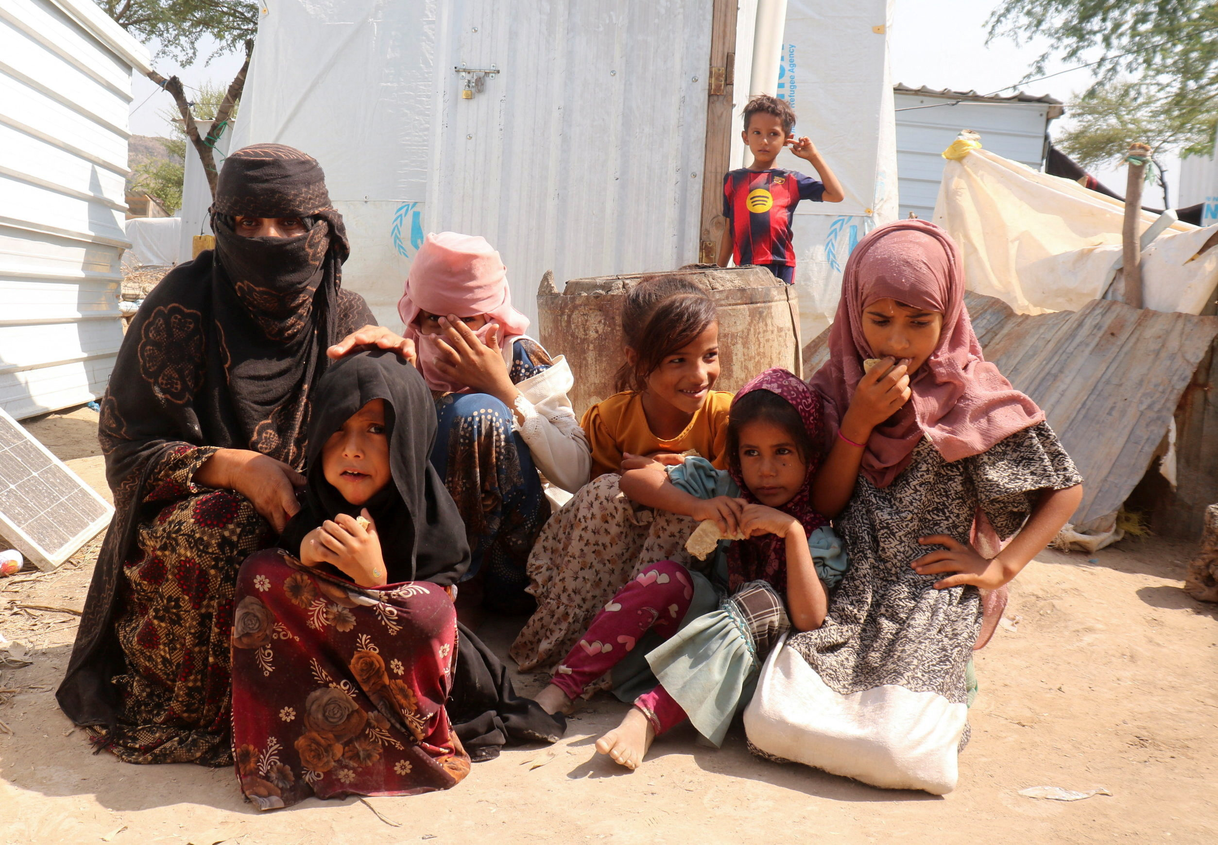cover Yemen conflict displaces 112,000 people inside country, thousands flee to Djibouti, UN migration agency says