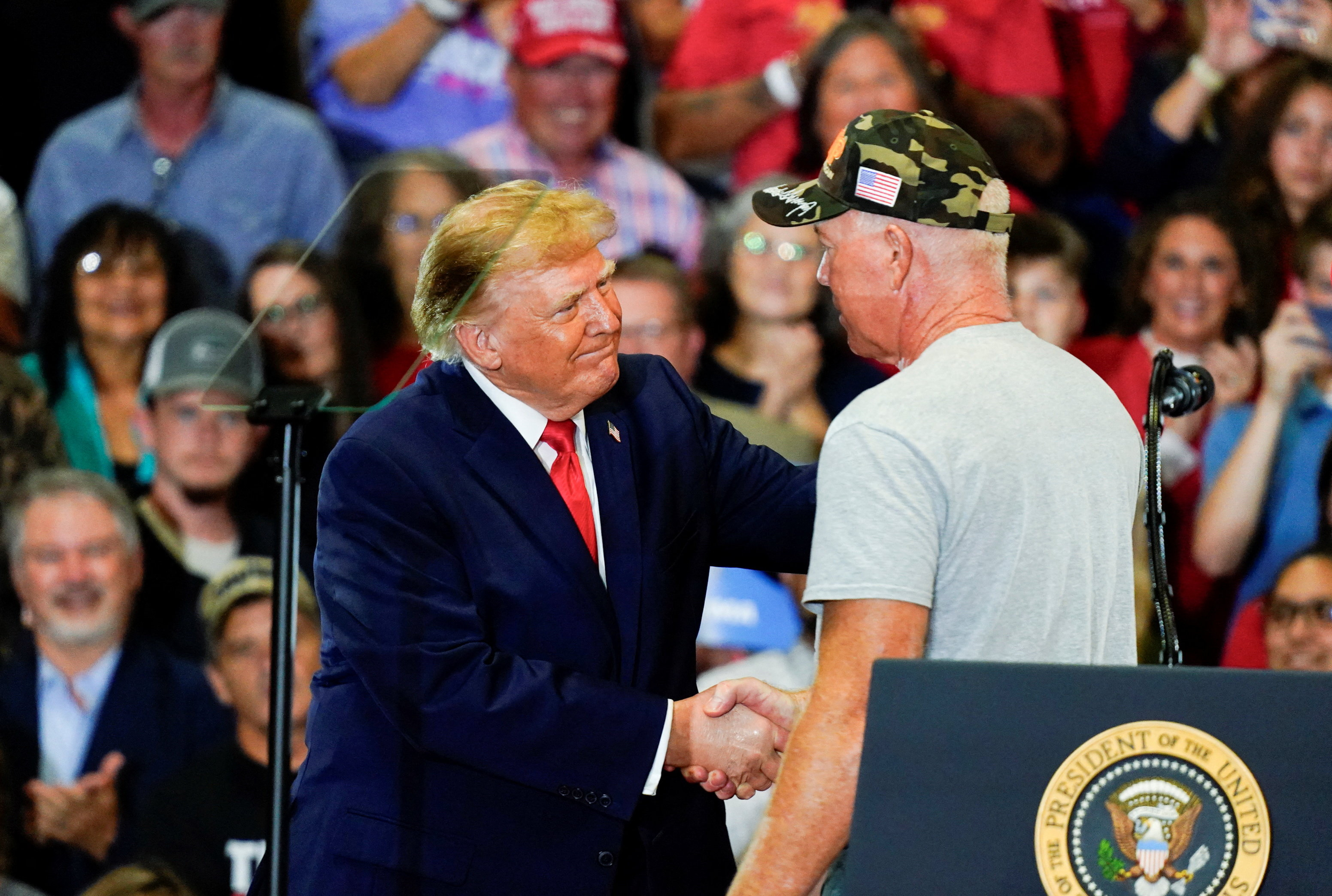 image Trump launches midterm campaign push in Texas and Oklahoma as Republicans face tough races