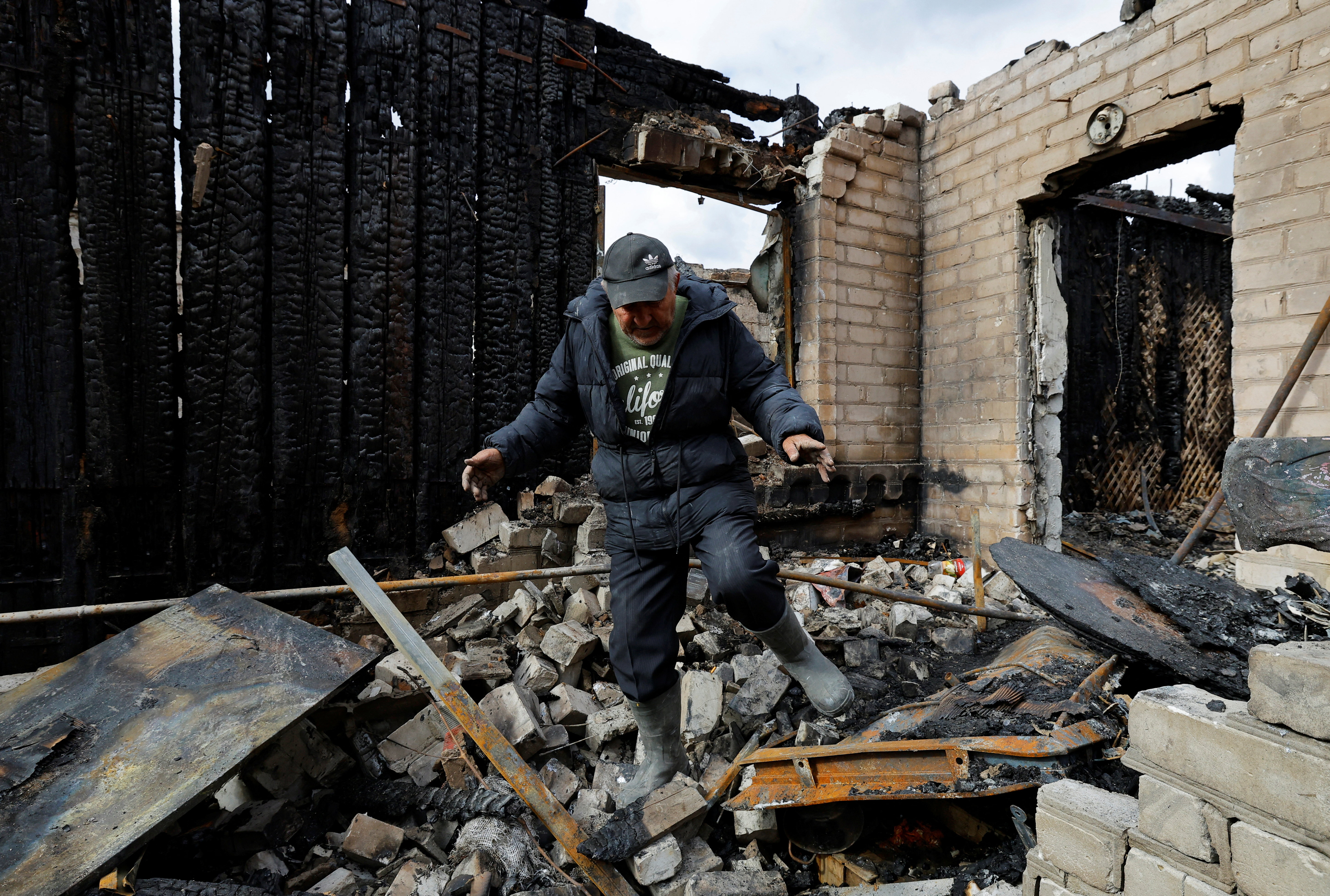 cover Russian air strikes targeted port infrastructure in Ukraine&#8217;s Odesa region, governor says