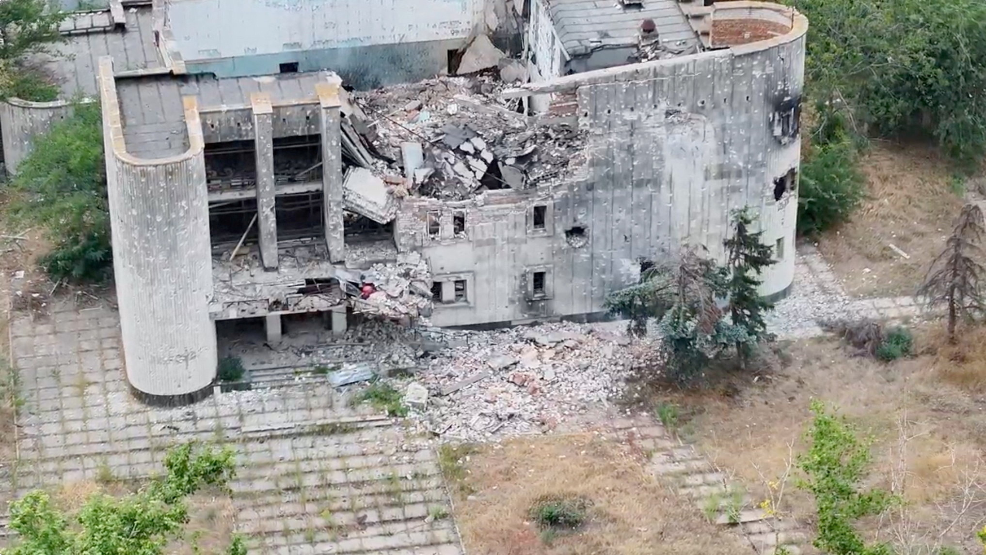 cover Russia, Ukraine begin Oleshky ceasefire but keep up strikes elsewhere
