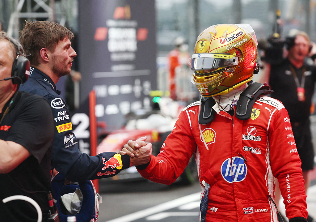 cover Verstappen claims first Singapore win as nine retirements mar chaotic sprint