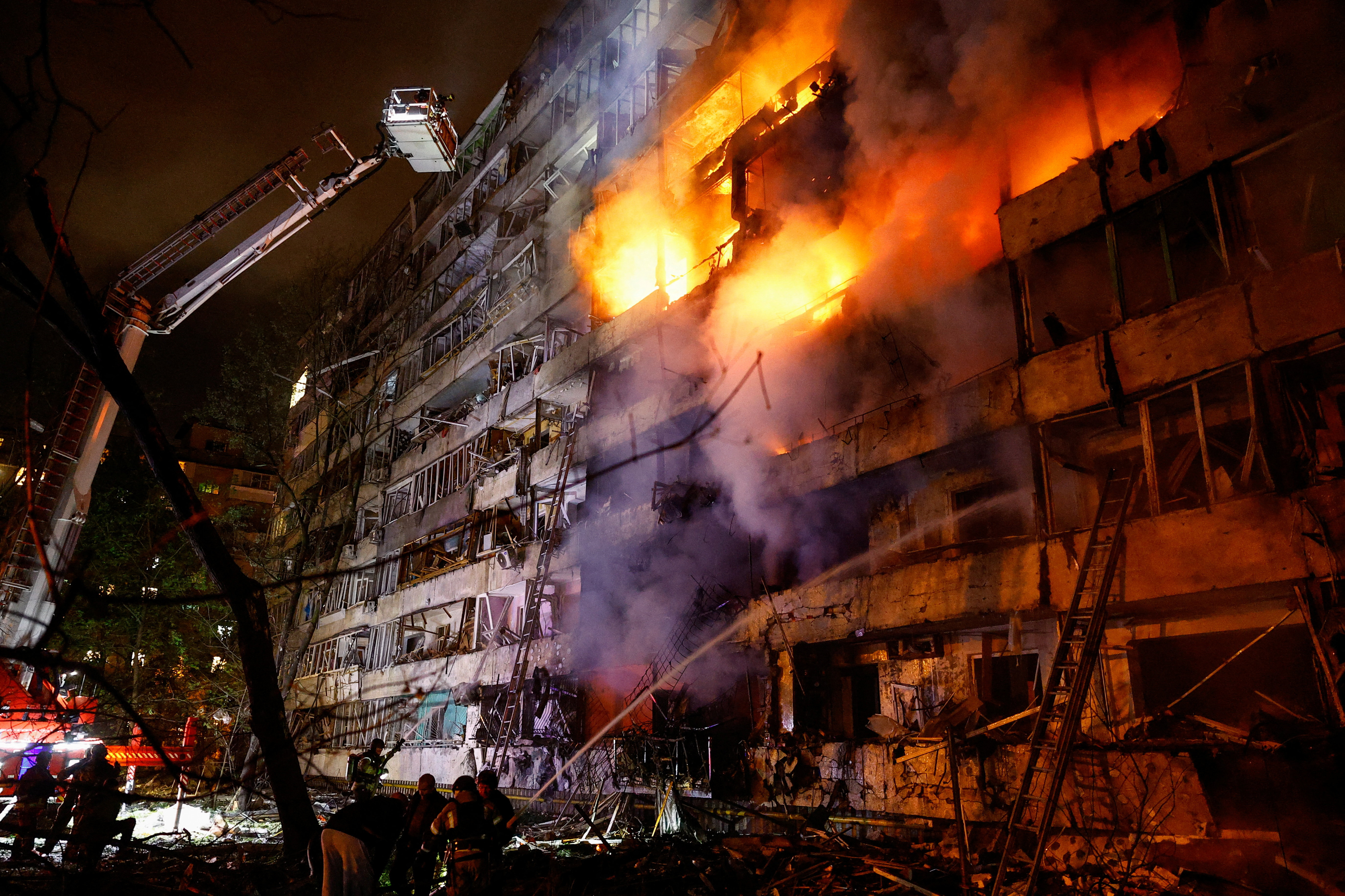 cover Russian strikes kill one, hit energy facilities in Kyiv, mayor says