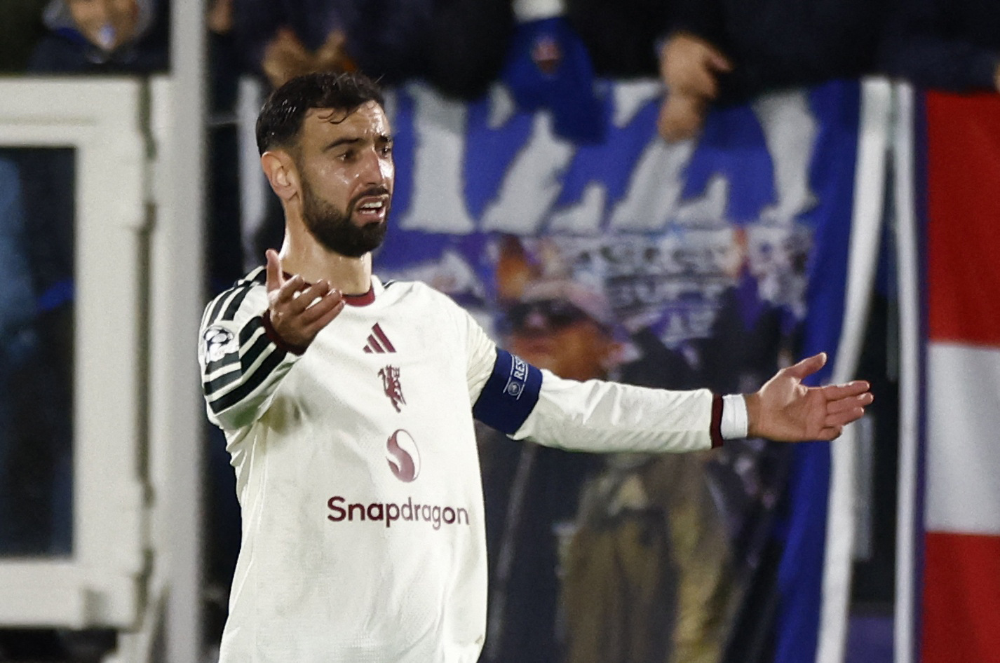 cover Police investigate burglary at Man United captain Fernandes&#8217; house