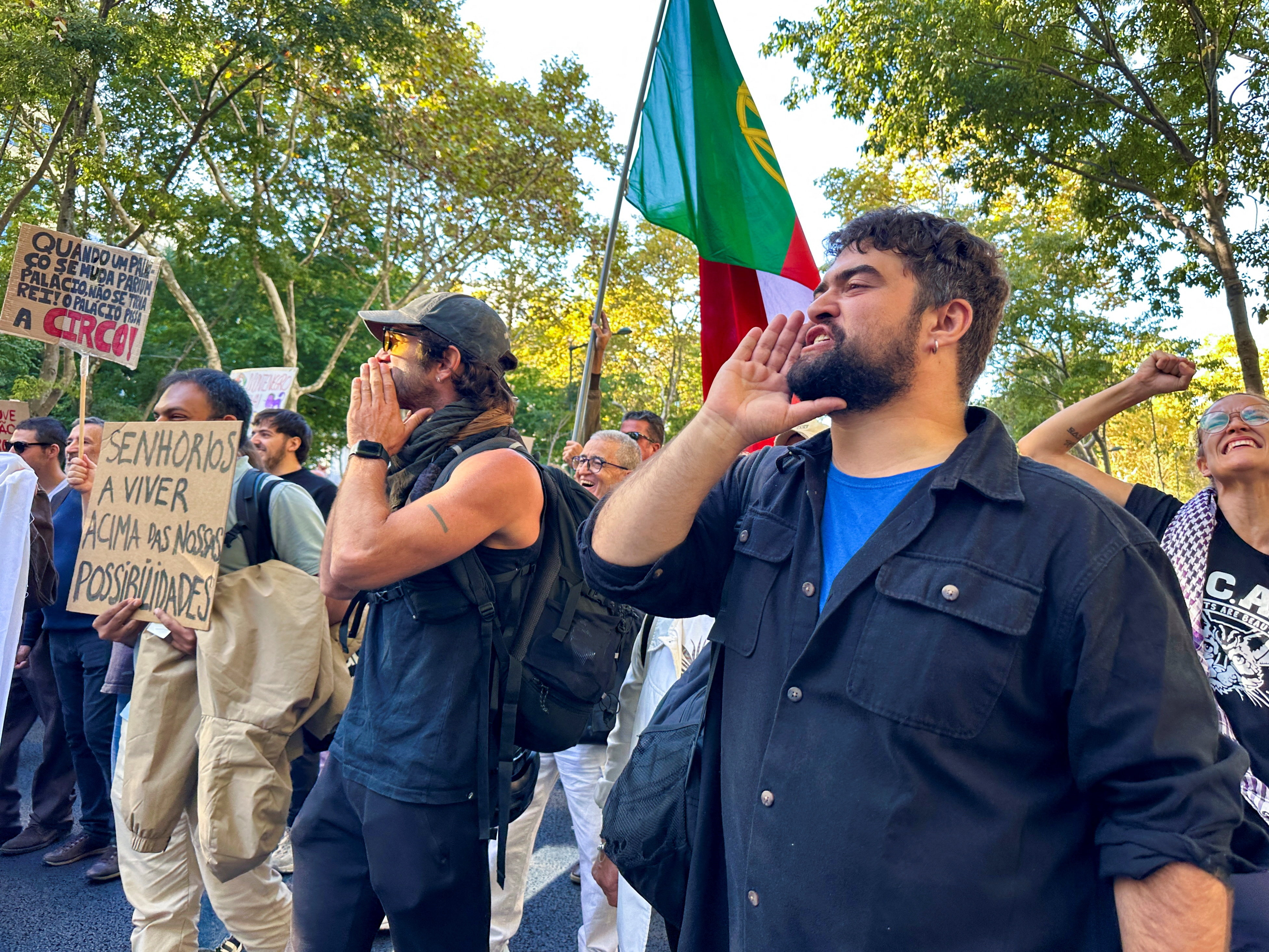 cover Portuguese police clear Lisbon housing protest camp, arresting 25